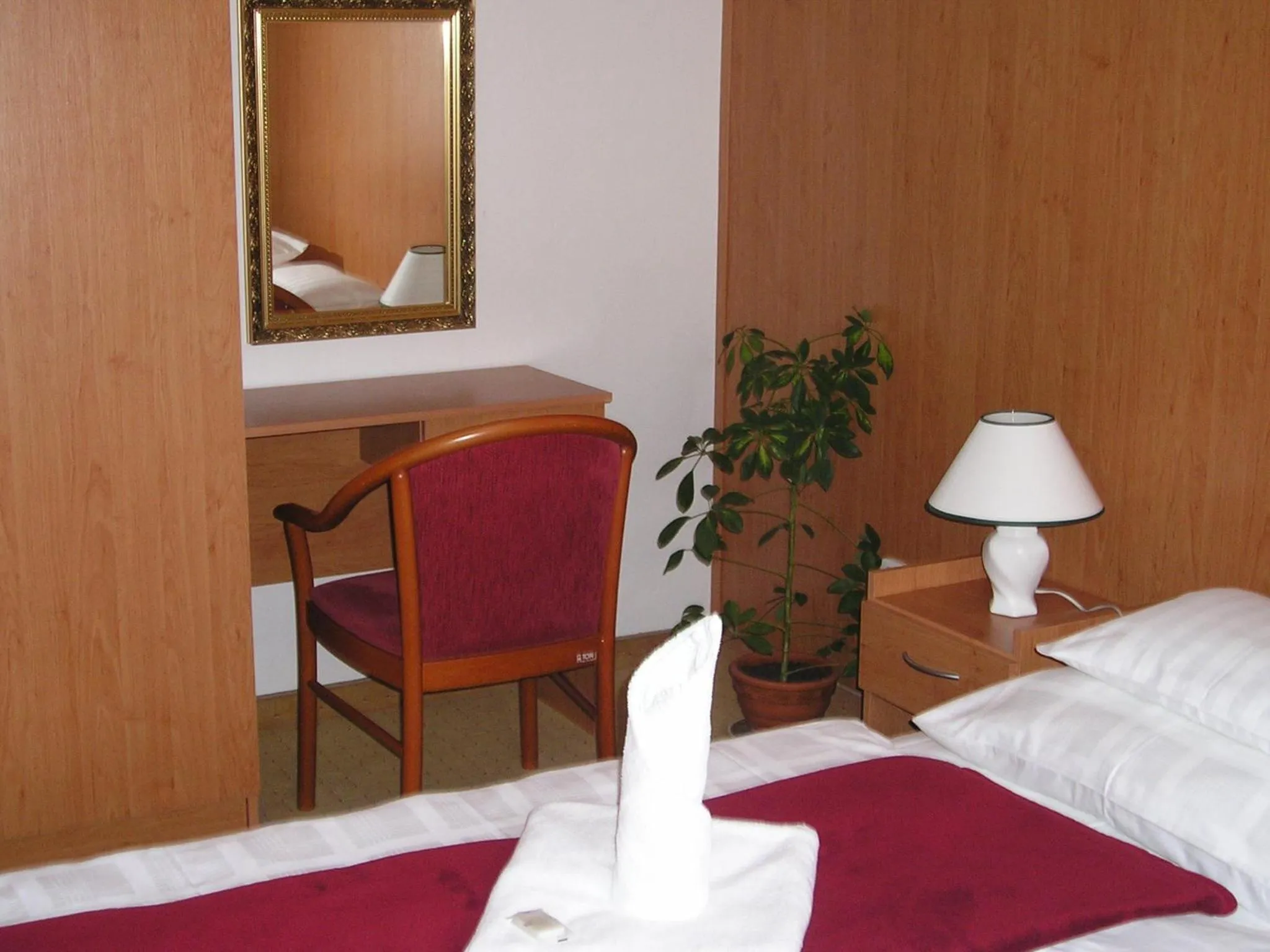 Bedroom, Bed in Penzion Hubert Františkovy Lázně