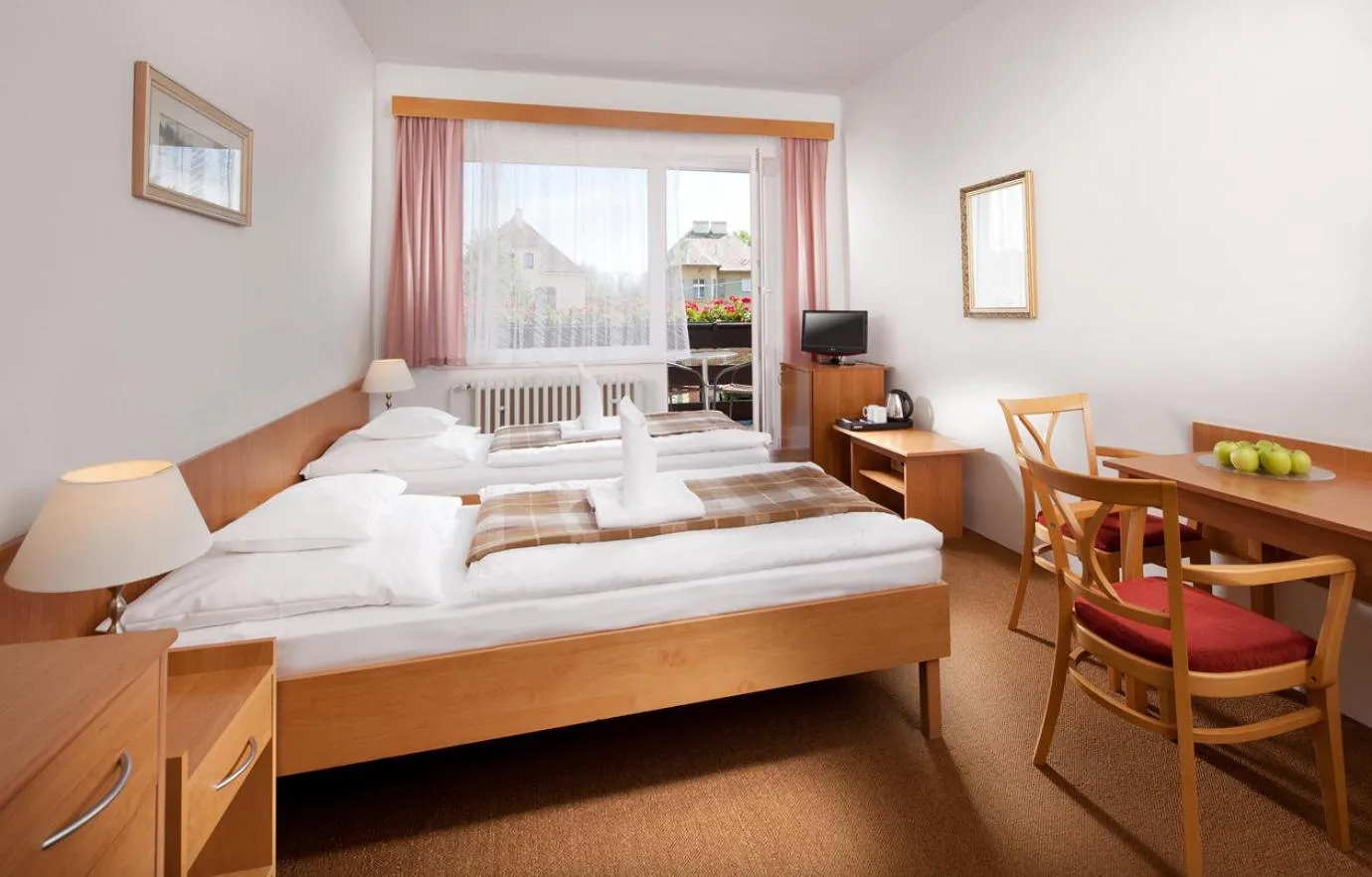 Bedroom, Bed in Penzion Hubert Františkovy Lázně
