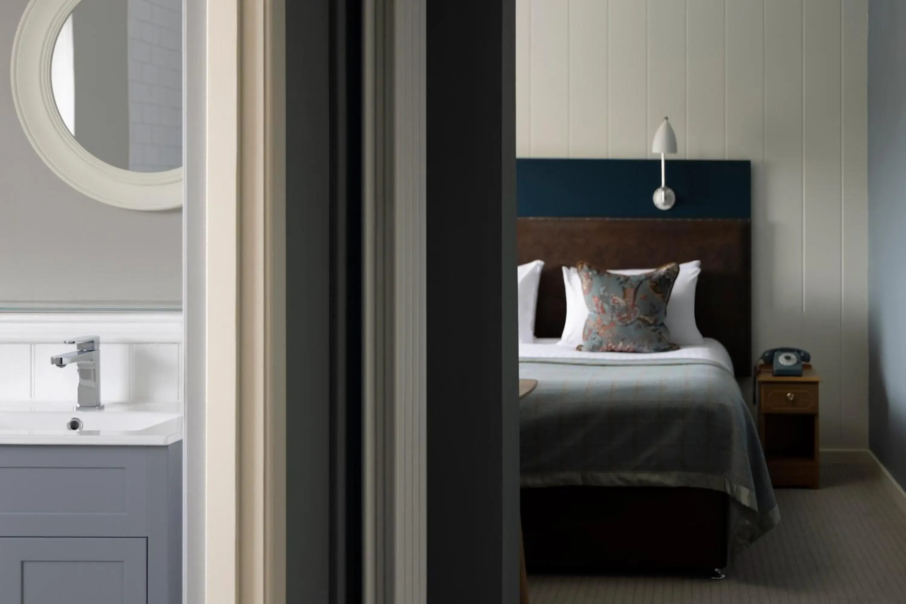 Bedroom, Bed in Balmoral Arms Bedroom, Bed in Balmoral Arms