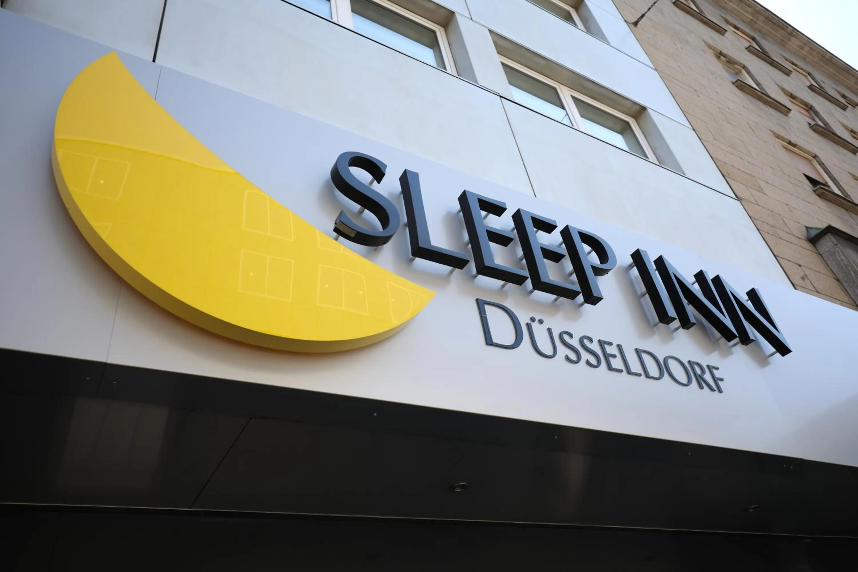 Facade/entrance in Sleep Inn Düsseldorf