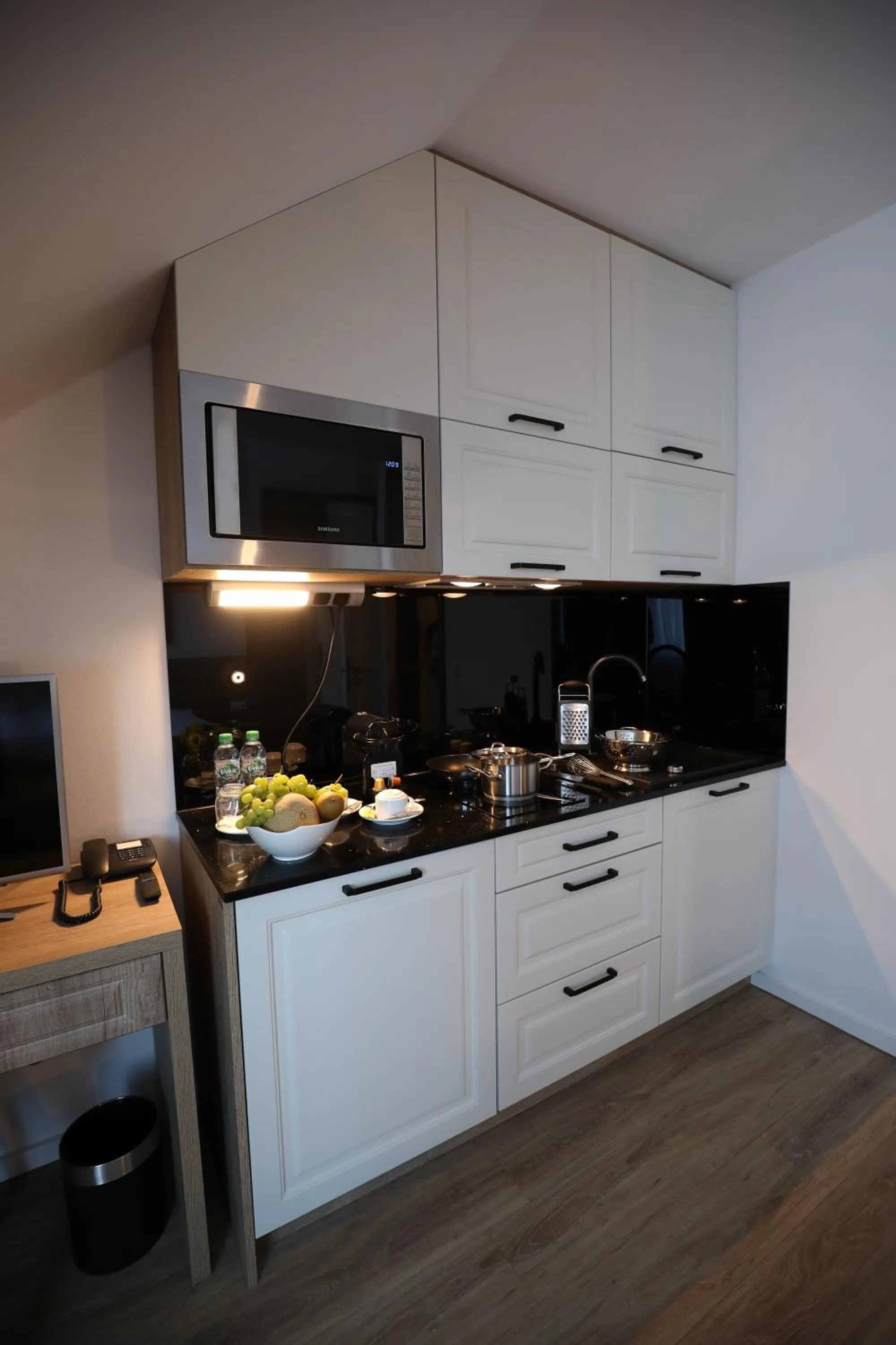 Kitchen or kitchenette in Sleep Inn Düsseldorf