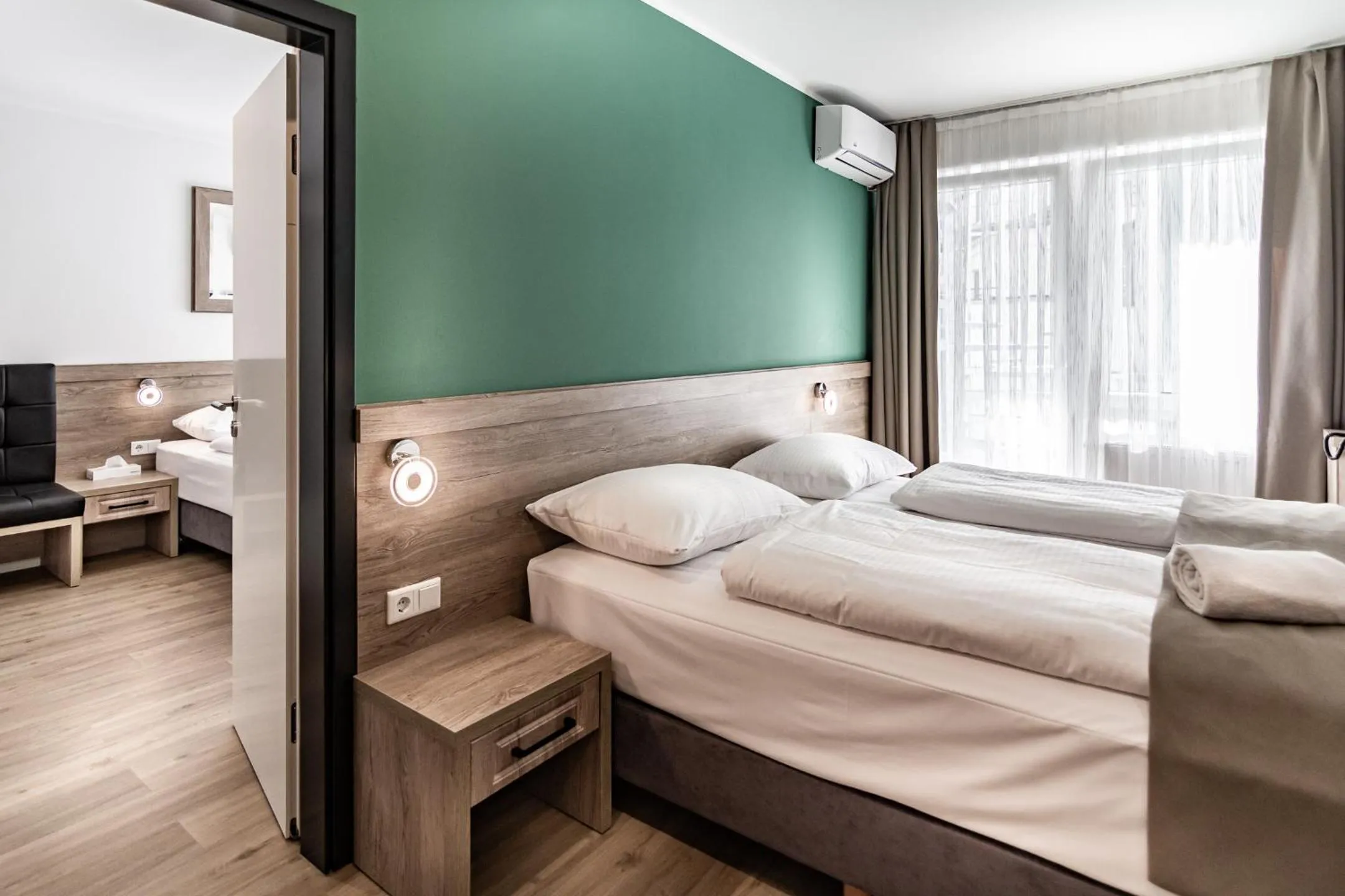 Photo of the whole room, Bed in Sleep Inn Düsseldorf