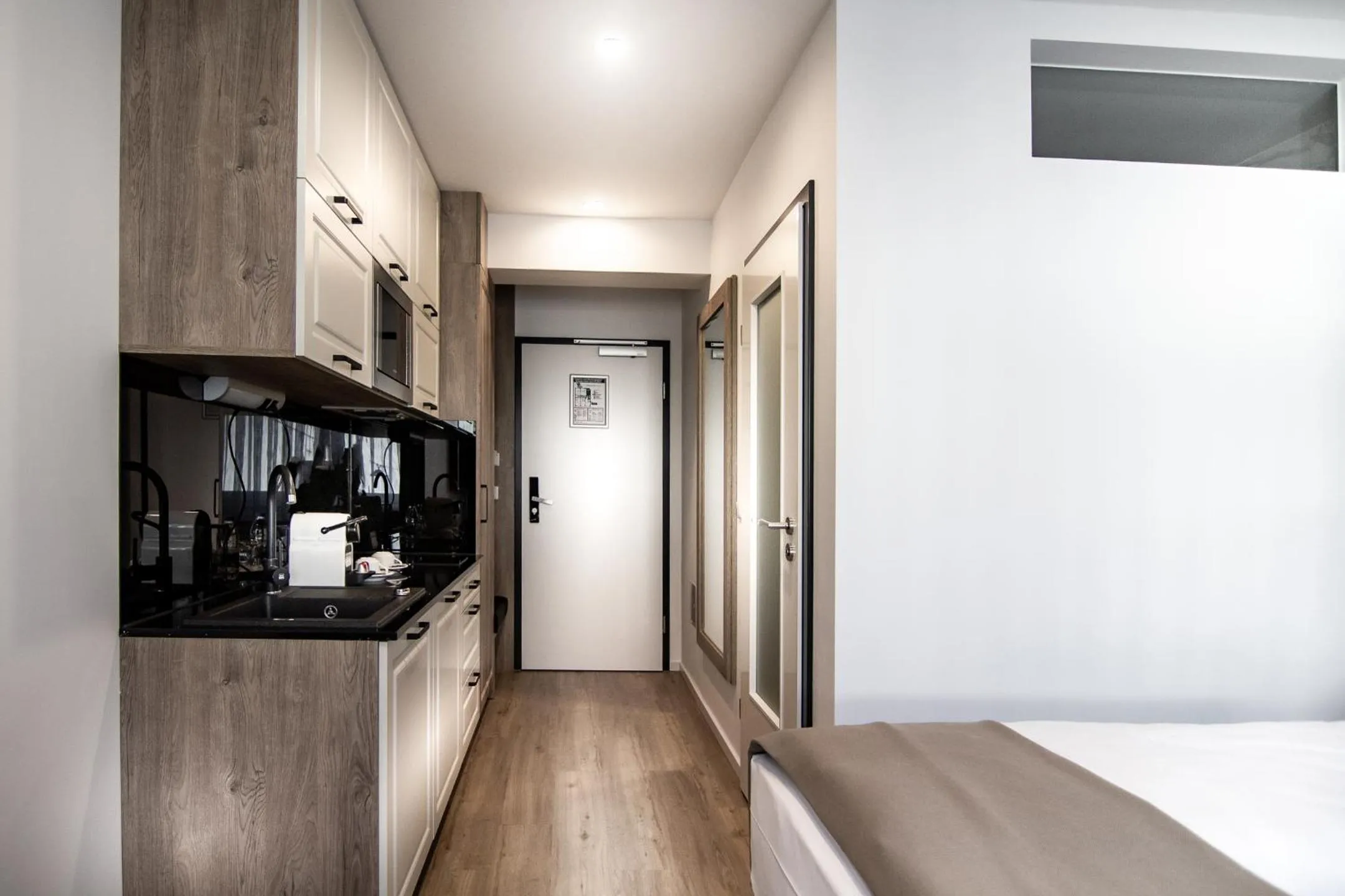 Kitchen or kitchenette, Bed in Sleep Inn Düsseldorf