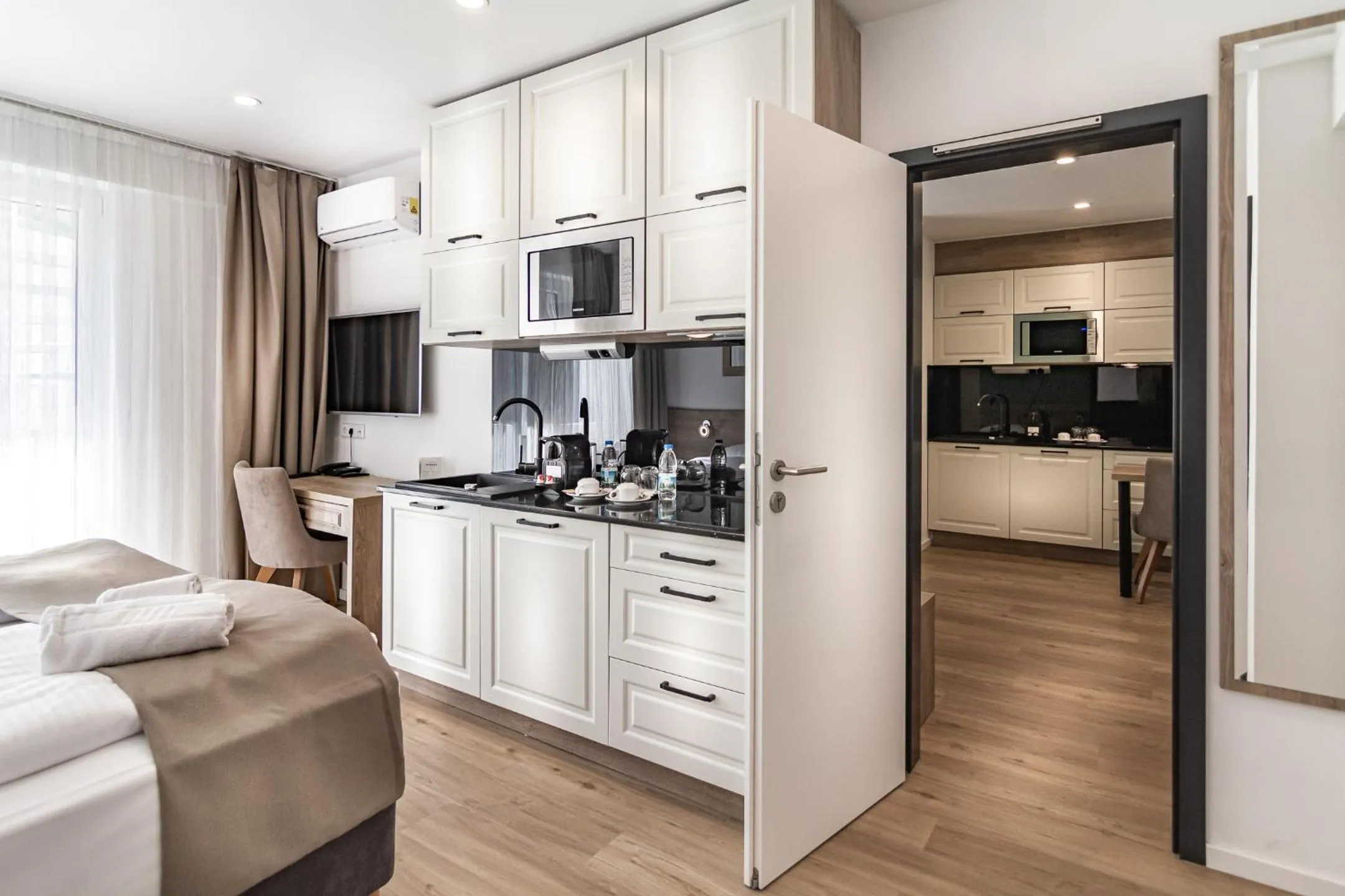 Kitchen or kitchenette in Sleep Inn Düsseldorf