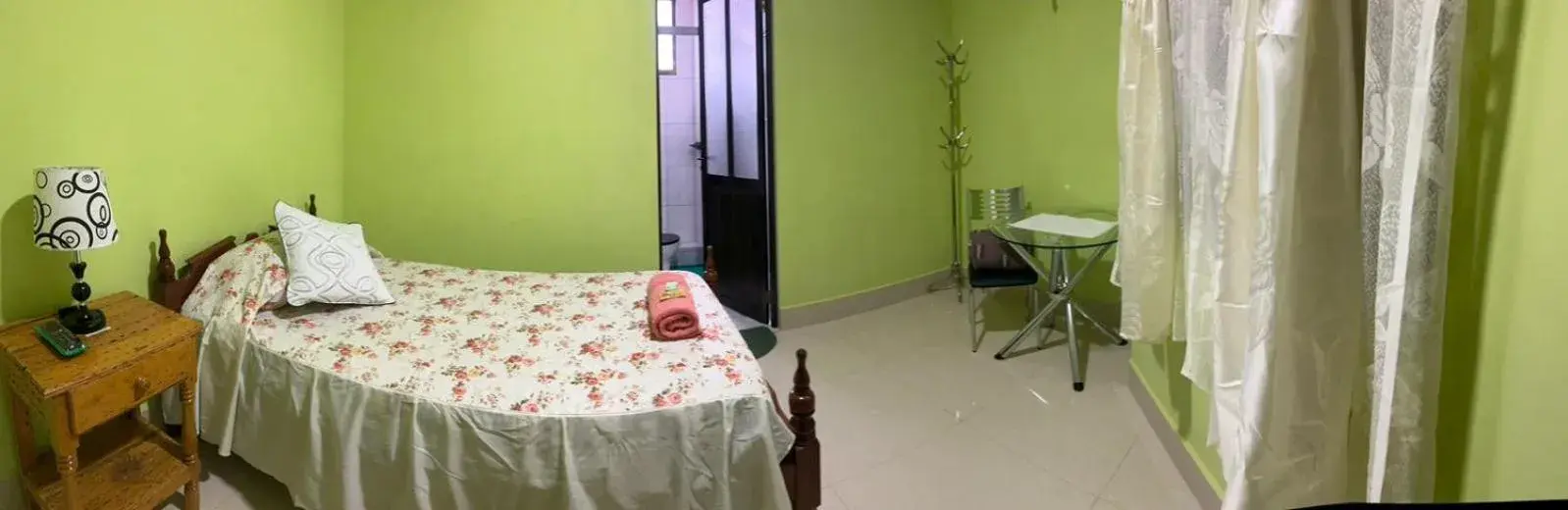 Single Room with Private Bathroom - single occupancy in El Grano De Oro Hotel Single Room with Private Bathroom - single occupancy in El Grano De Oro Hotel