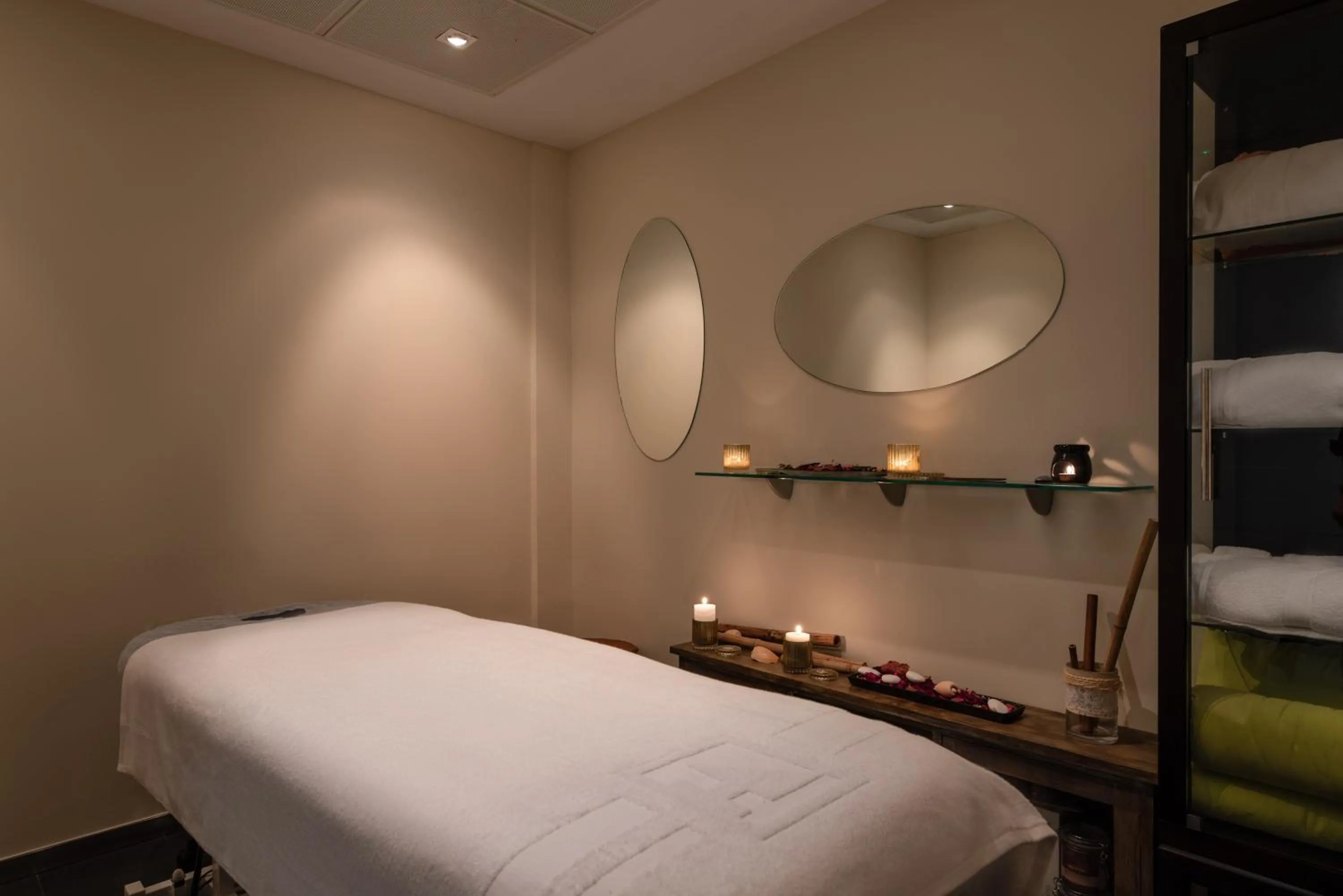 Massage in Eurostars Vía de la Plata