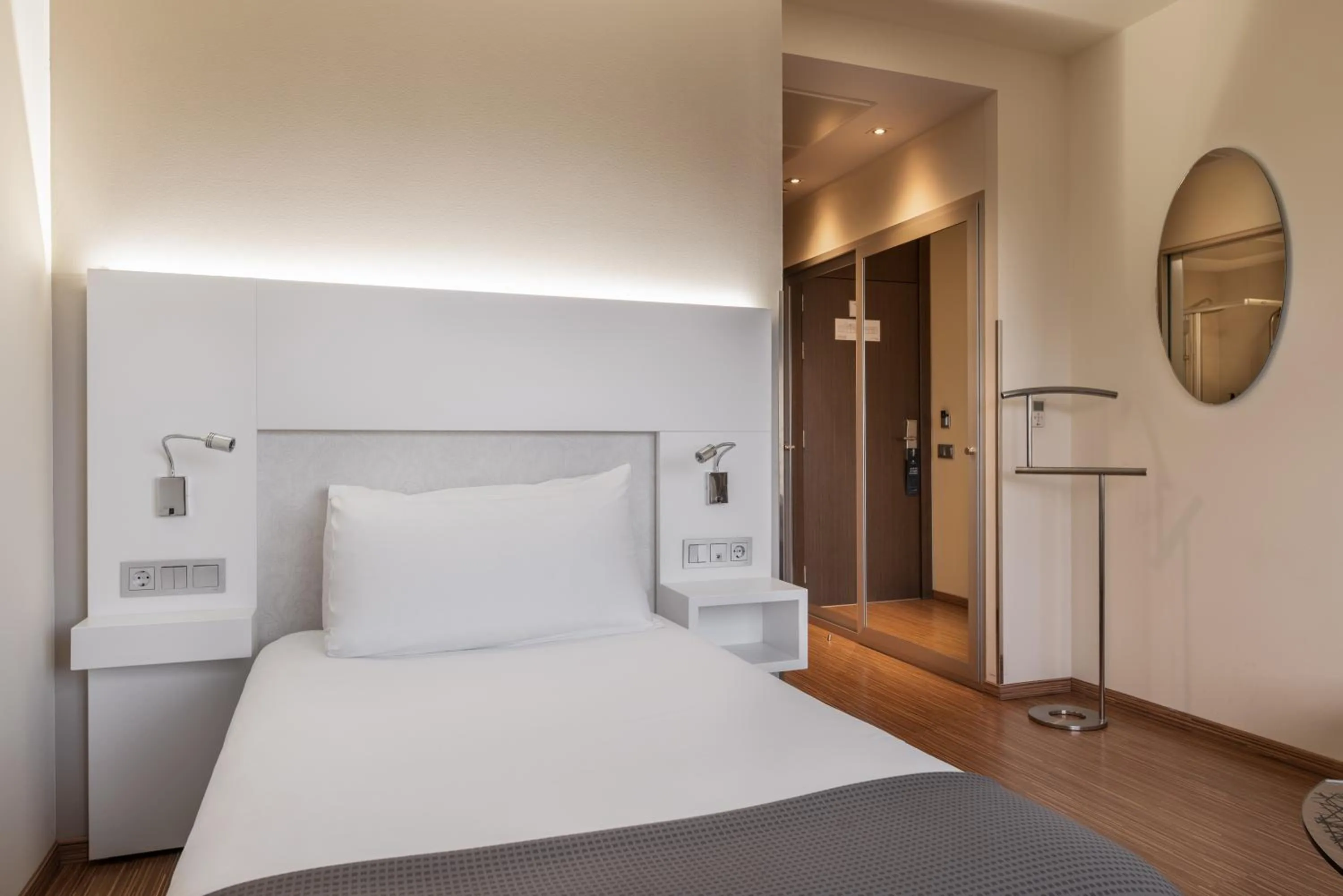 Bed in Eurostars Vía de la Plata