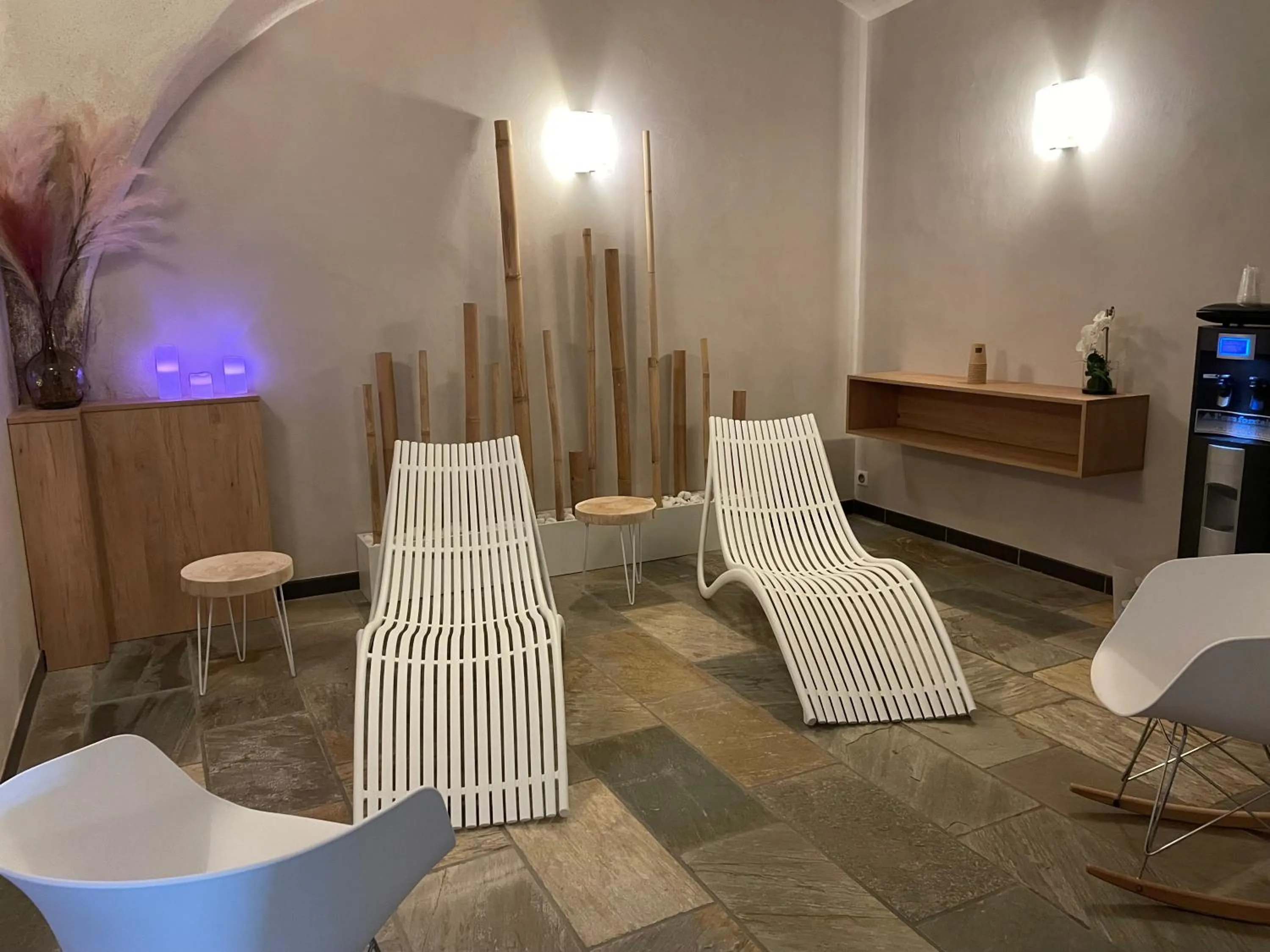 Spa and wellness centre/facilities in Château de la Falque, The Originals Relais