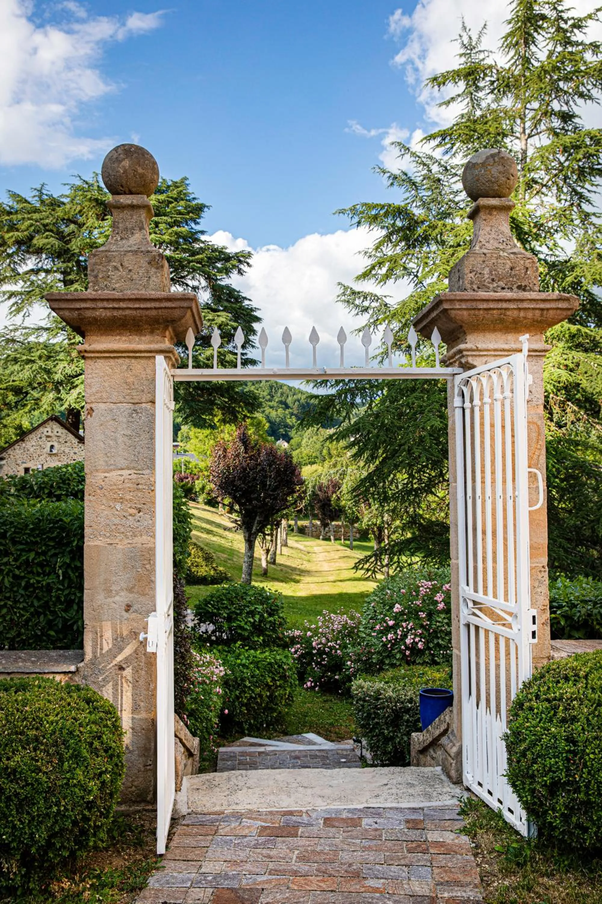 Garden view in Château de la Falque, The Originals Relais