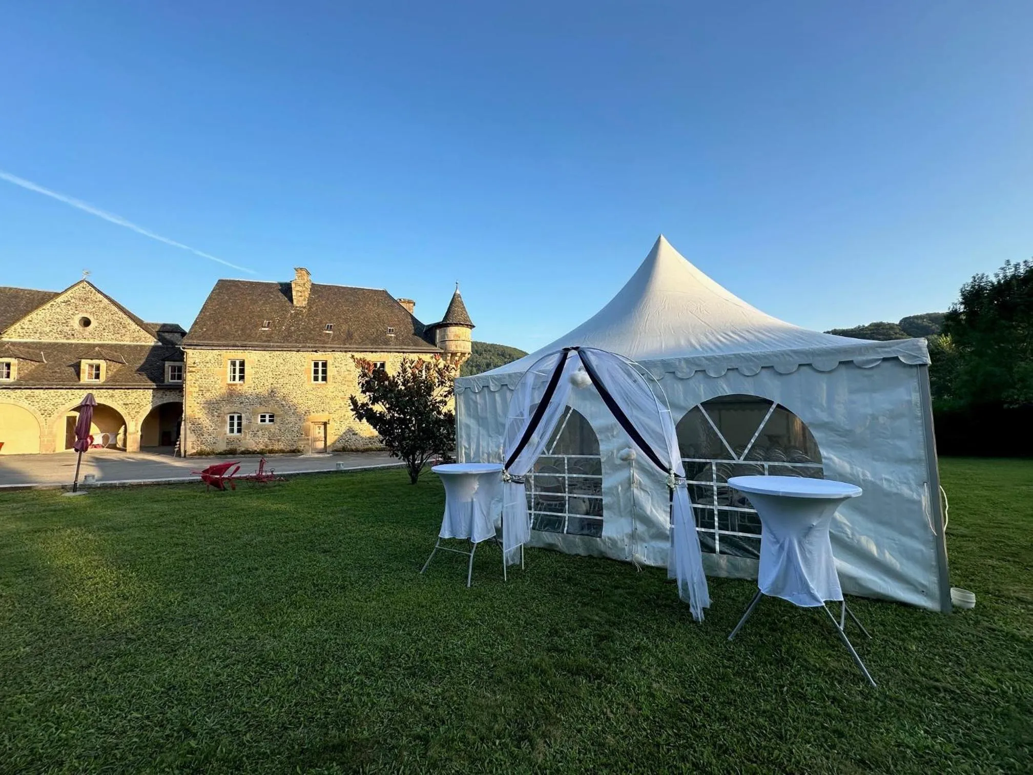 wedding in Château de la Falque, The Originals Relais