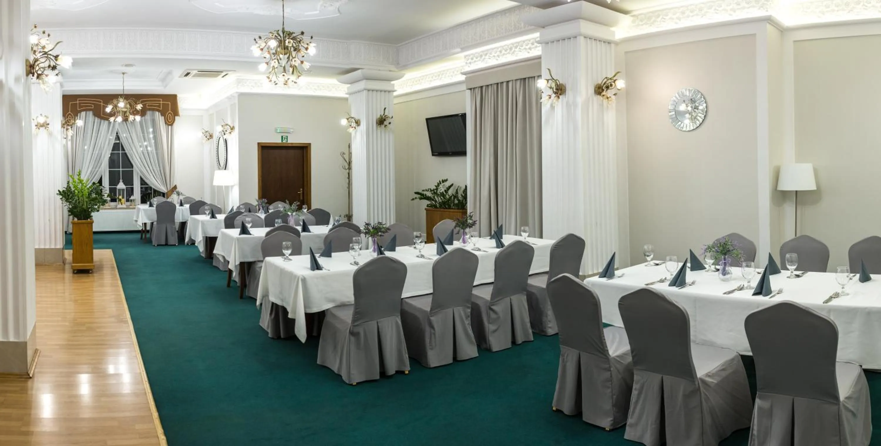 Restaurant/places to eat in Hotel Villa Riviera