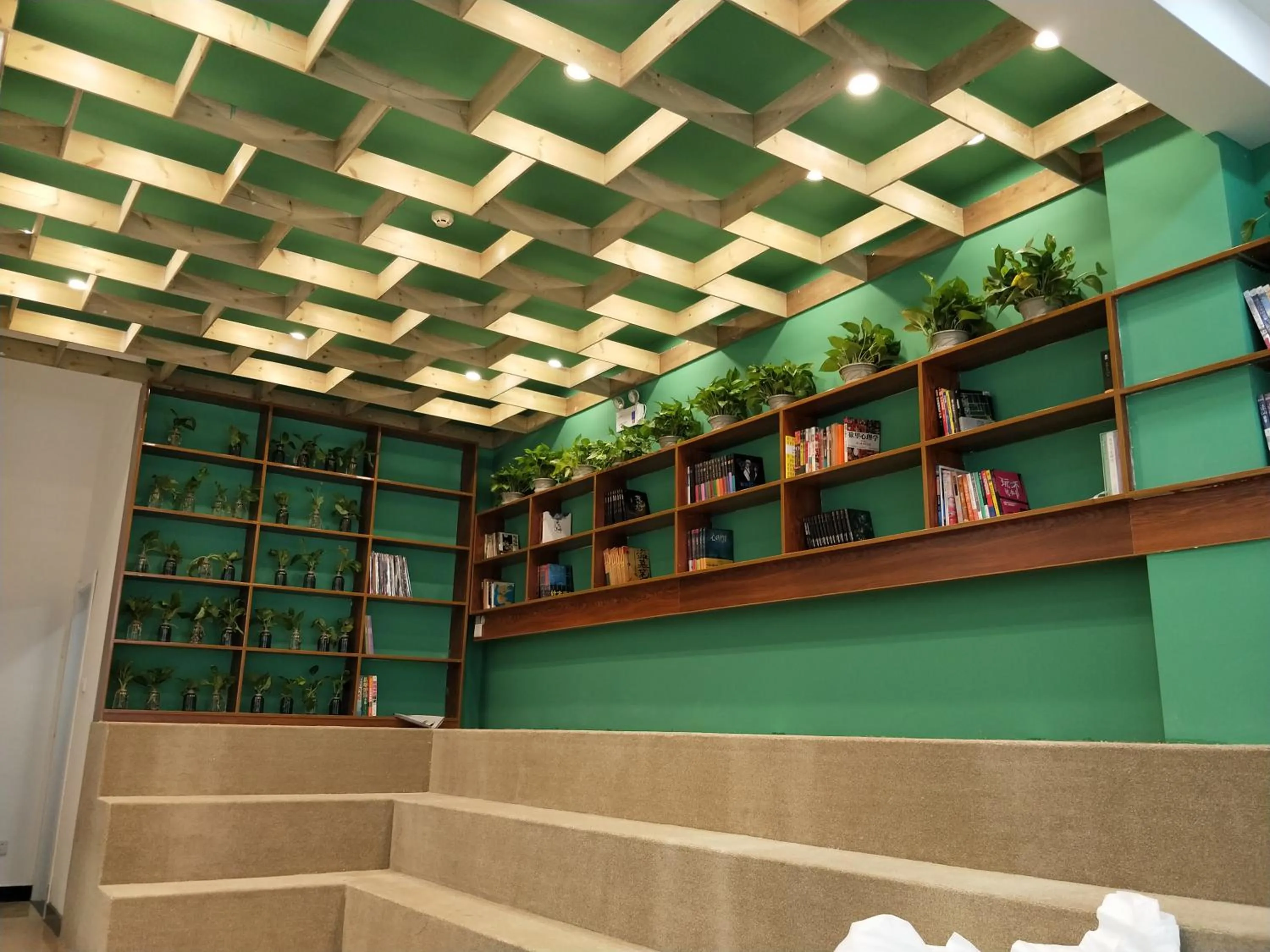 Library in Lantern Hotel