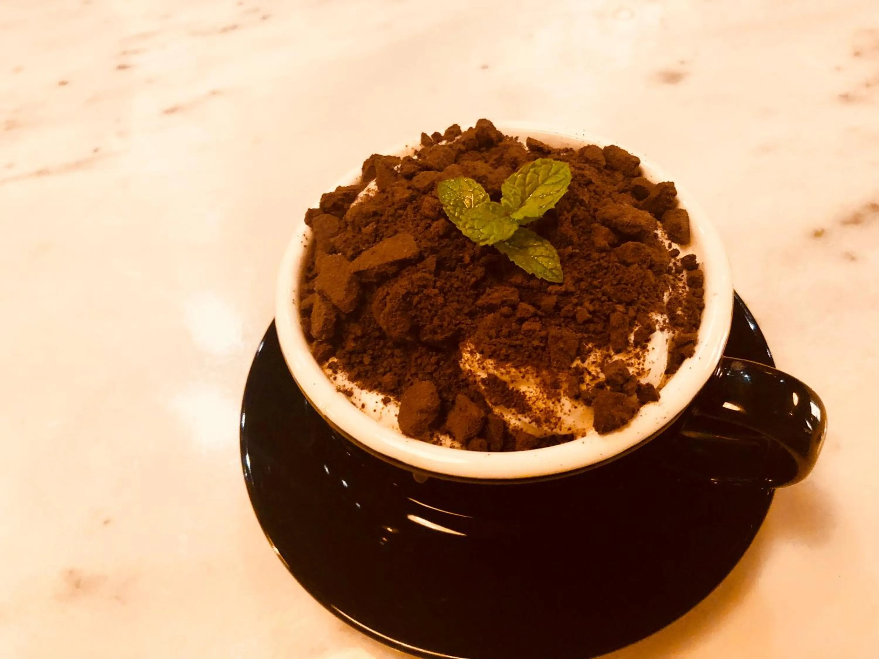 Food and drinks in Lantern Hotel