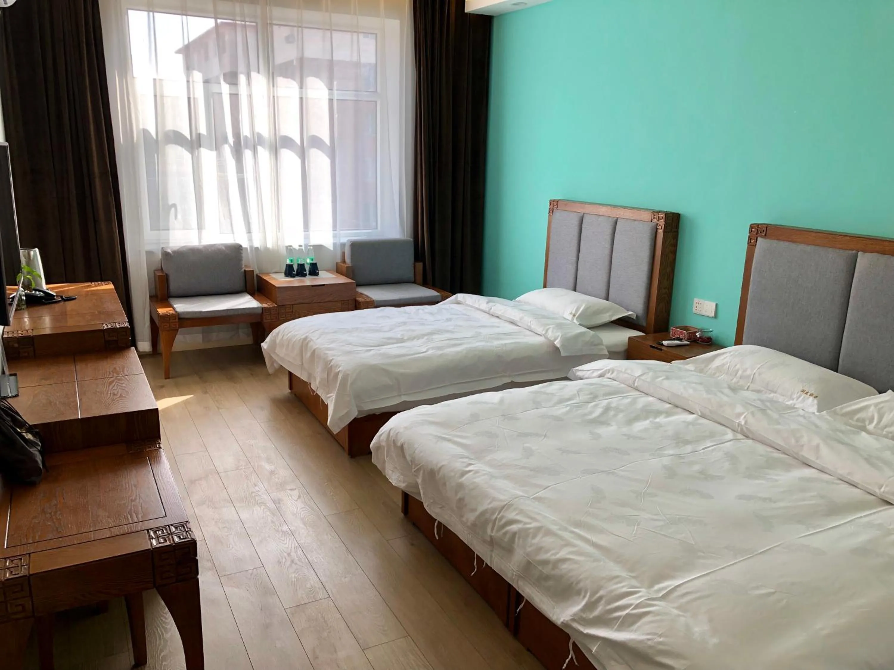 Photo of the whole room, Bed in Lantern Hotel