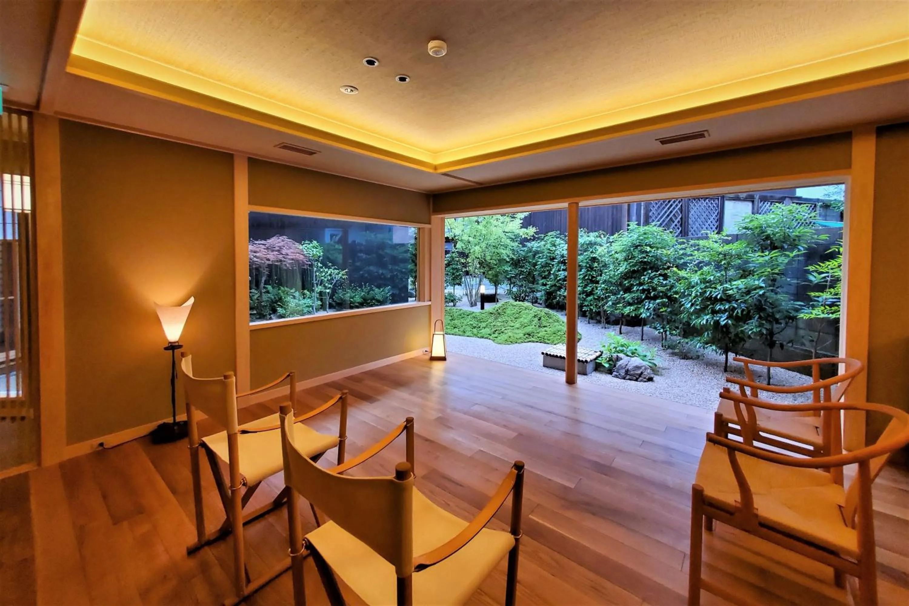 Itsukushimahigashimonzen Kikugawa