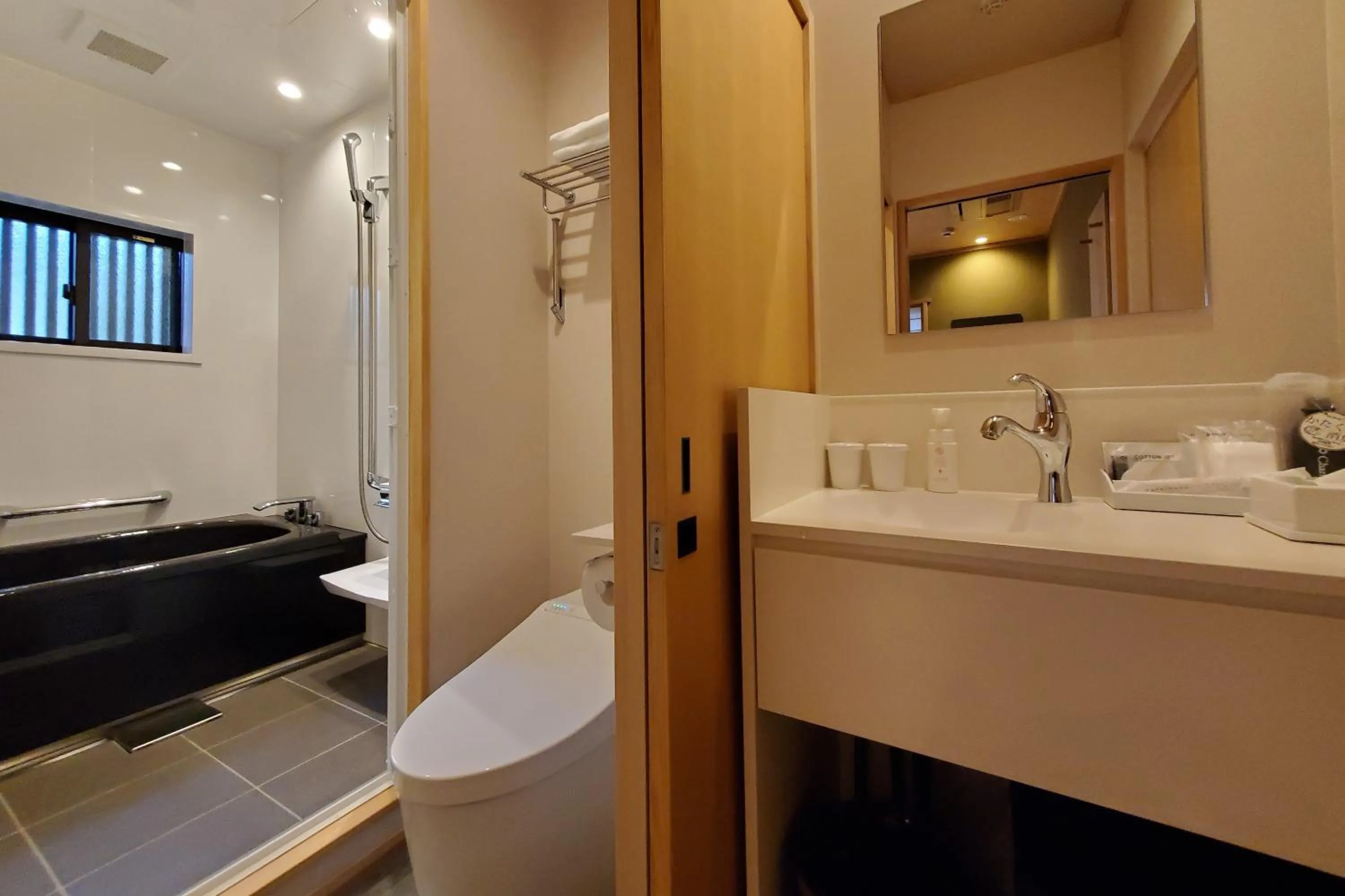 Itsukushimahigashimonzen Kikugawa