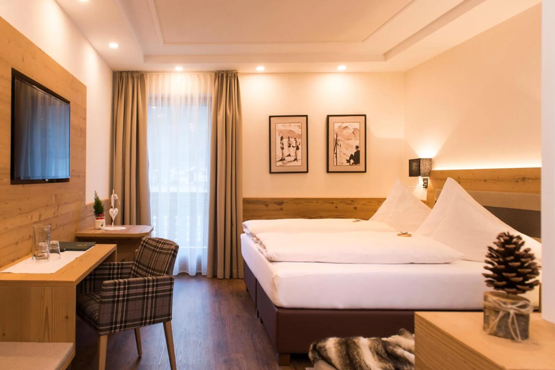 Bedroom, Bed in Hotel Brunnenhof