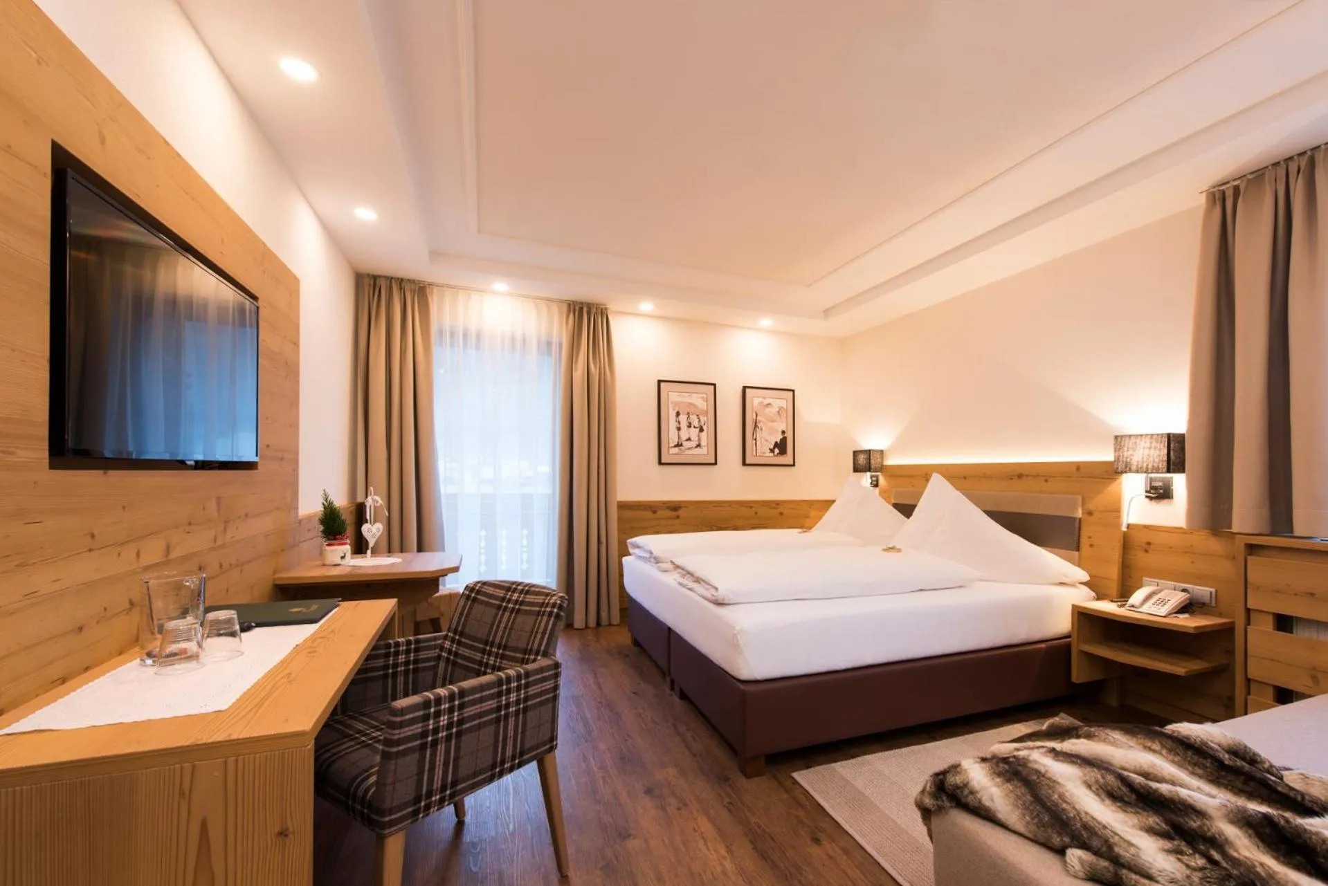 Bedroom, Bed in Hotel Brunnenhof