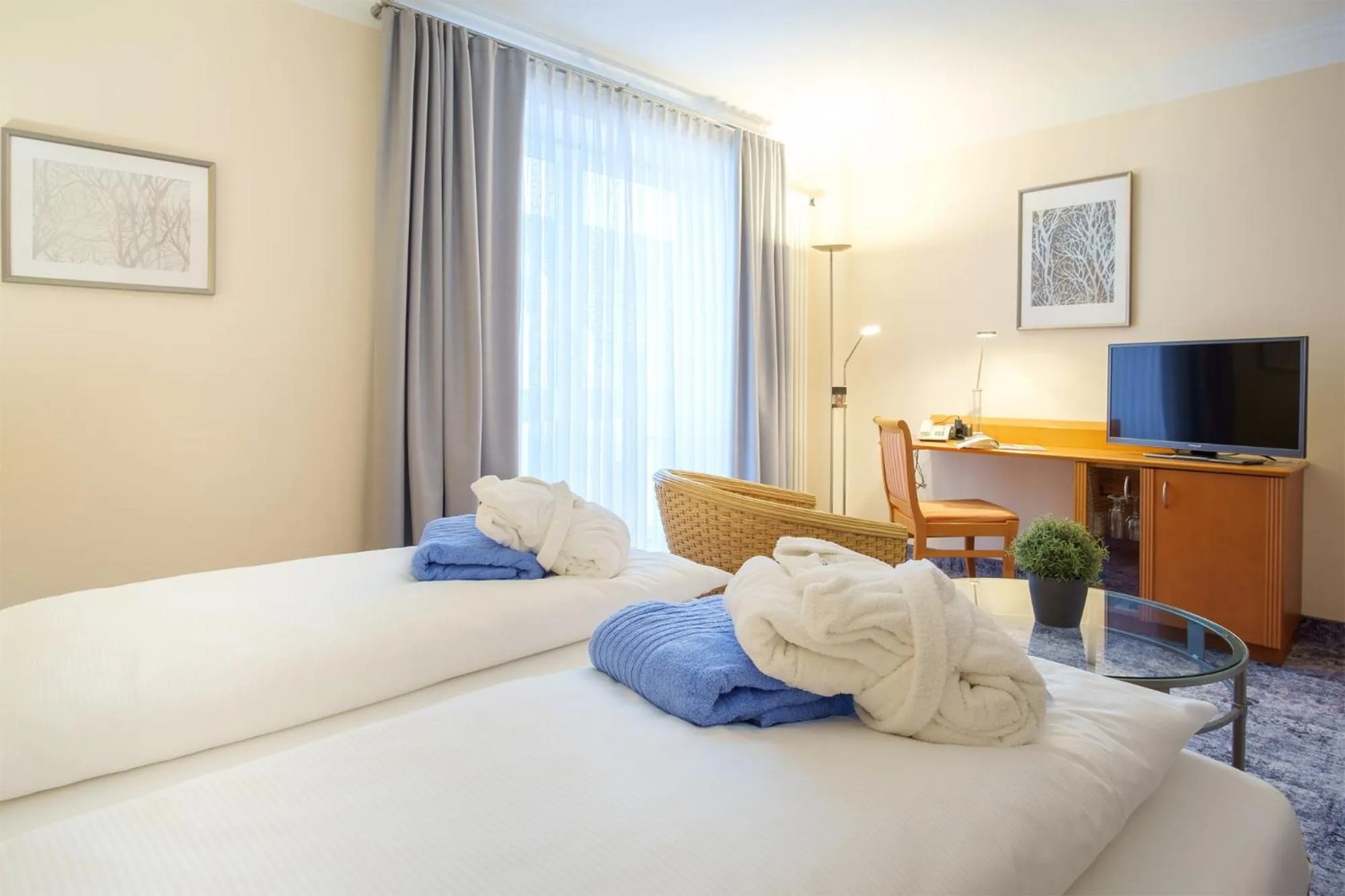 Photo of the whole room, Bed in Hotel & Restaurant Prüser´s Gasthof