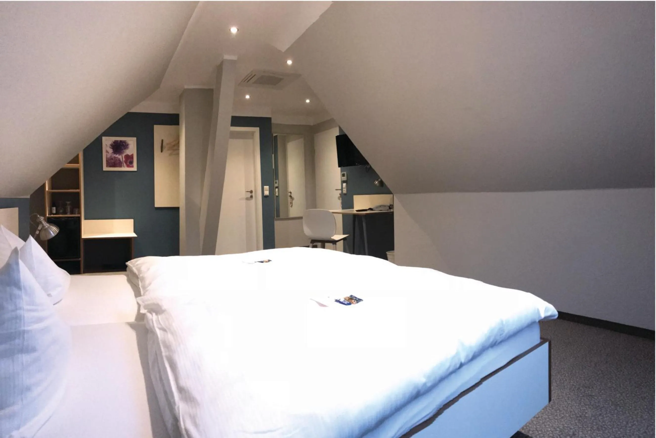 Photo of the whole room, Bed in Hotel & Restaurant Prüser´s Gasthof