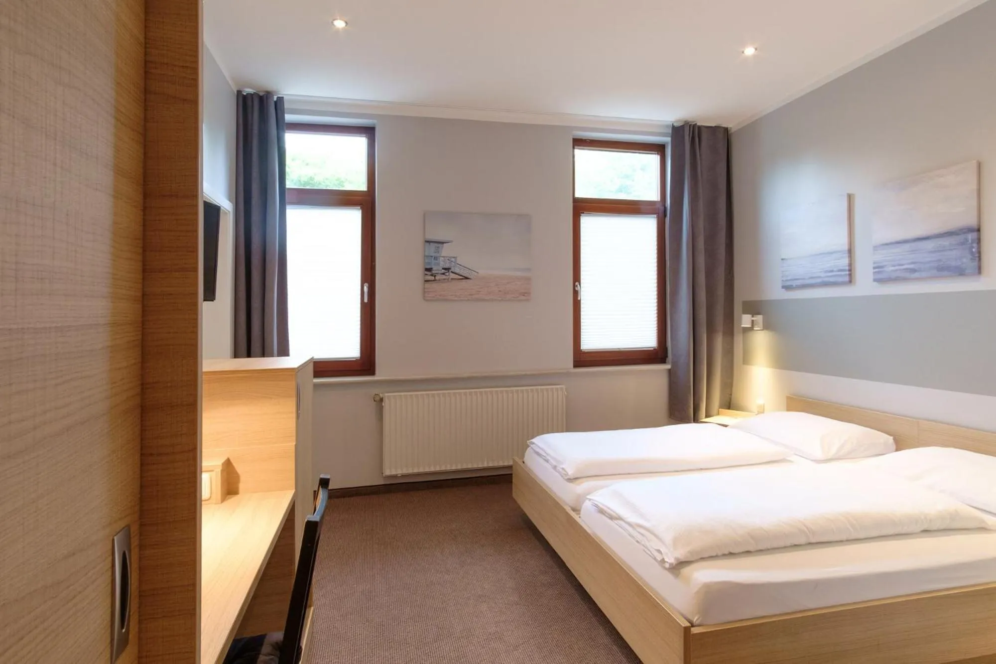 Photo of the whole room, Bed in Hotel & Restaurant Prüser´s Gasthof