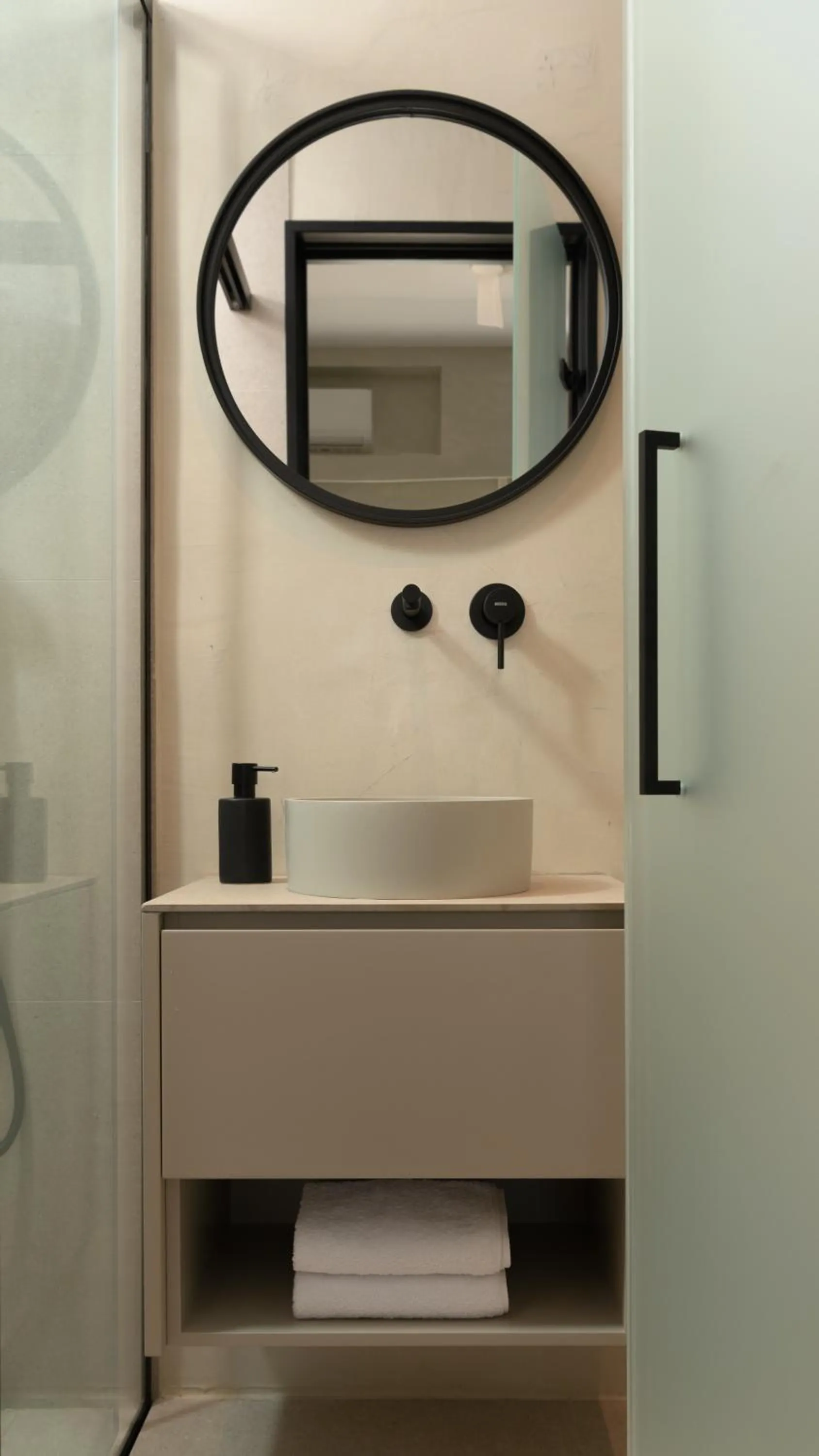 Shower in Apollo Plakias