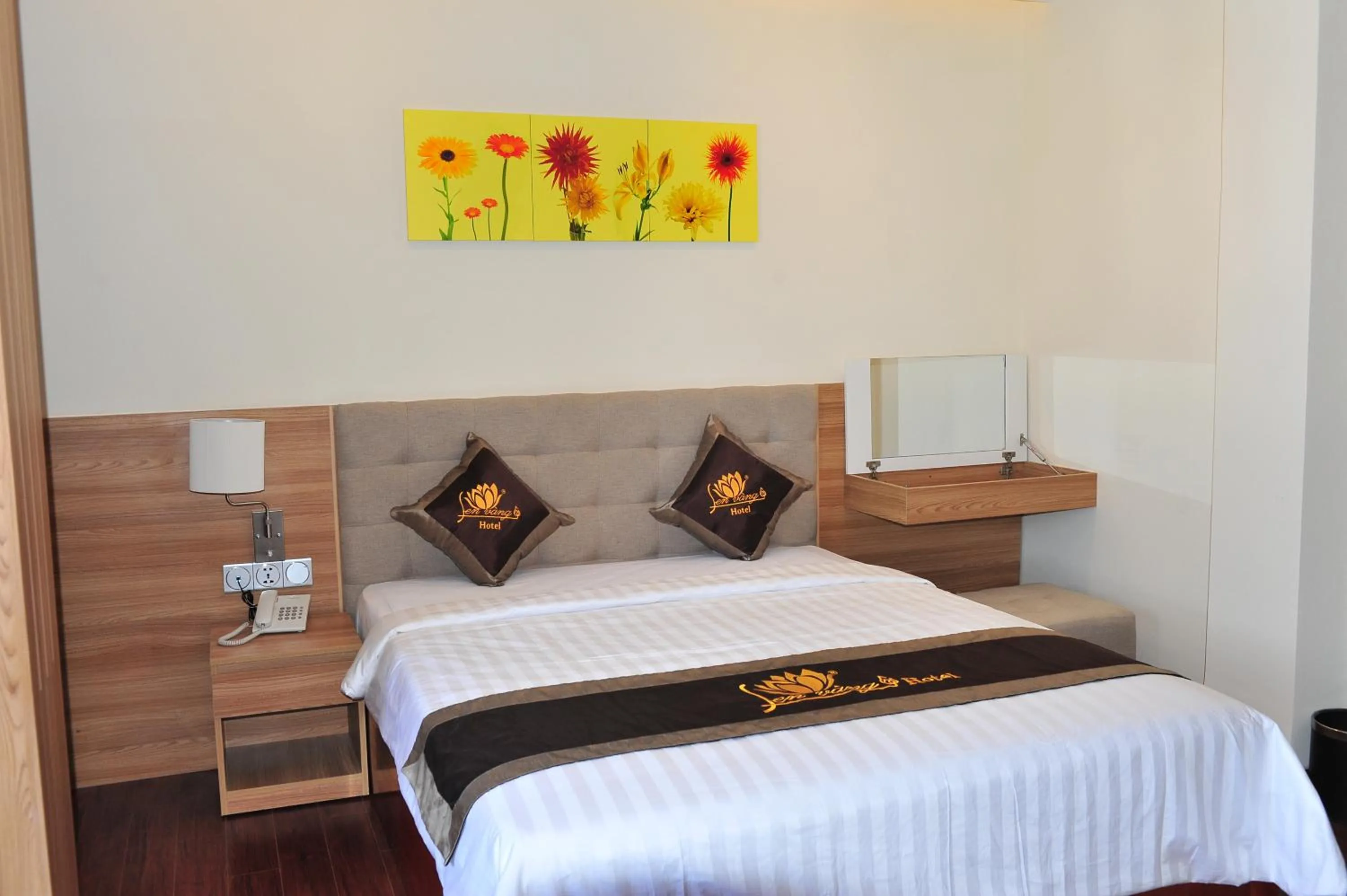 Sen Vang Luxury Hotel