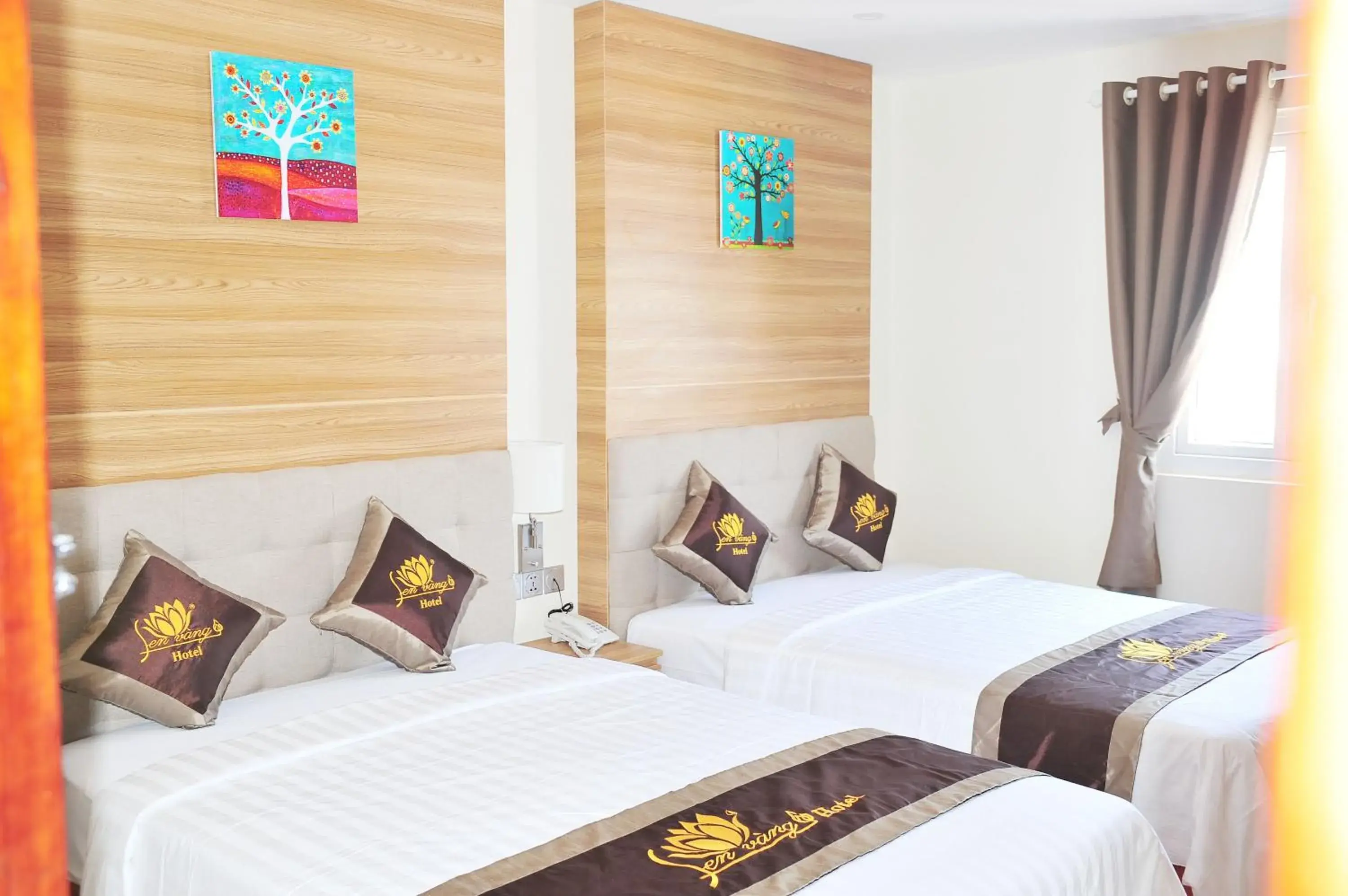 Deluxe Double or Twin Room with City View in Sen Vang Luxury Hotel Deluxe Double or Twin Room with City View in Sen Vang Luxury Hotel
