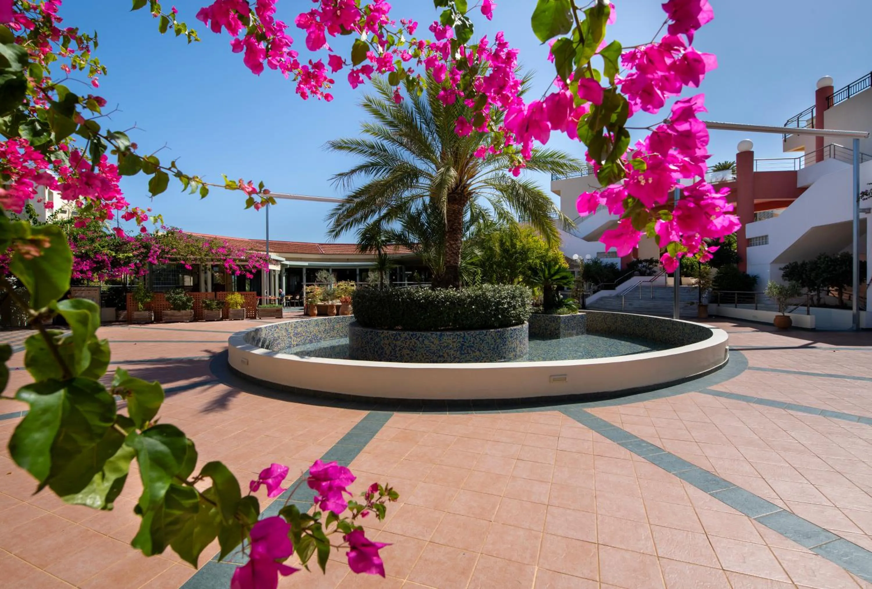 Garden in Hydramis Palace Beach Resort