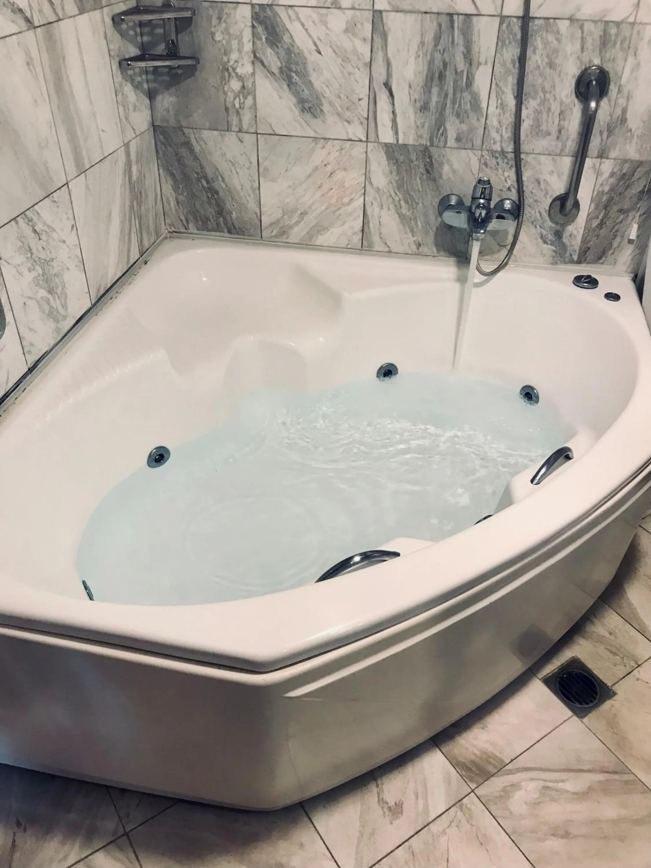 Bath in Hydramis Palace Beach Resort