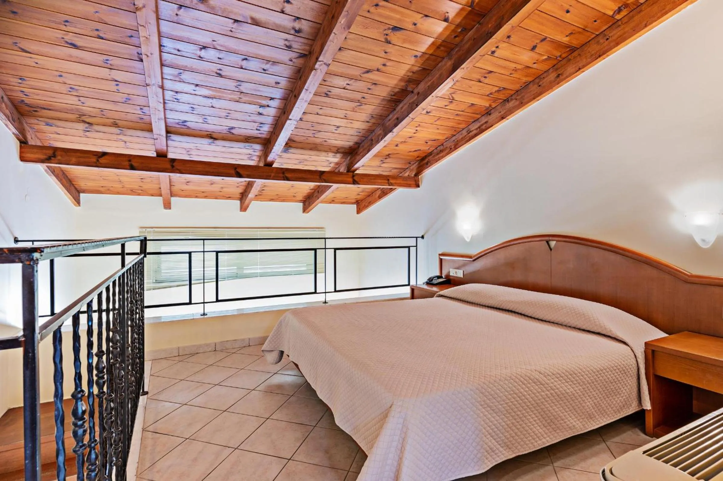 Photo of the whole room, Bed in Hydramis Palace Beach Resort