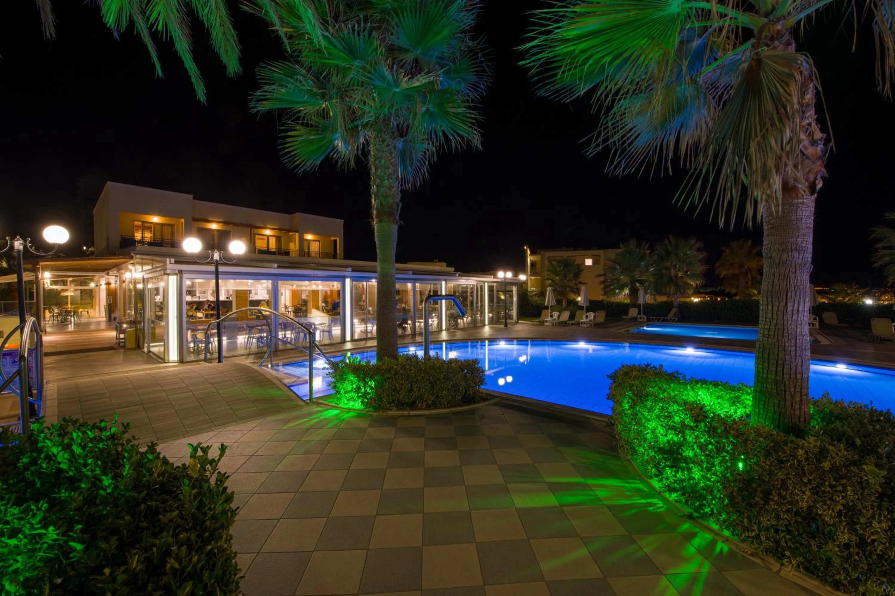 Swimming pool in Hydramis Palace Beach Resort