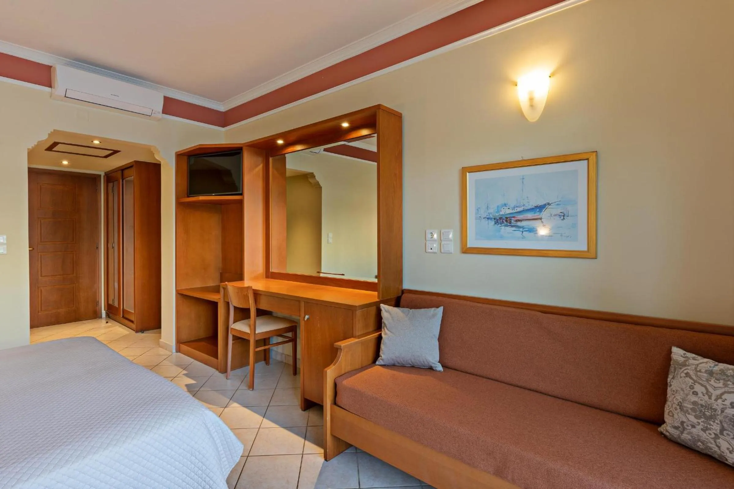 Photo of the whole room, Bed in Hydramis Palace Beach Resort