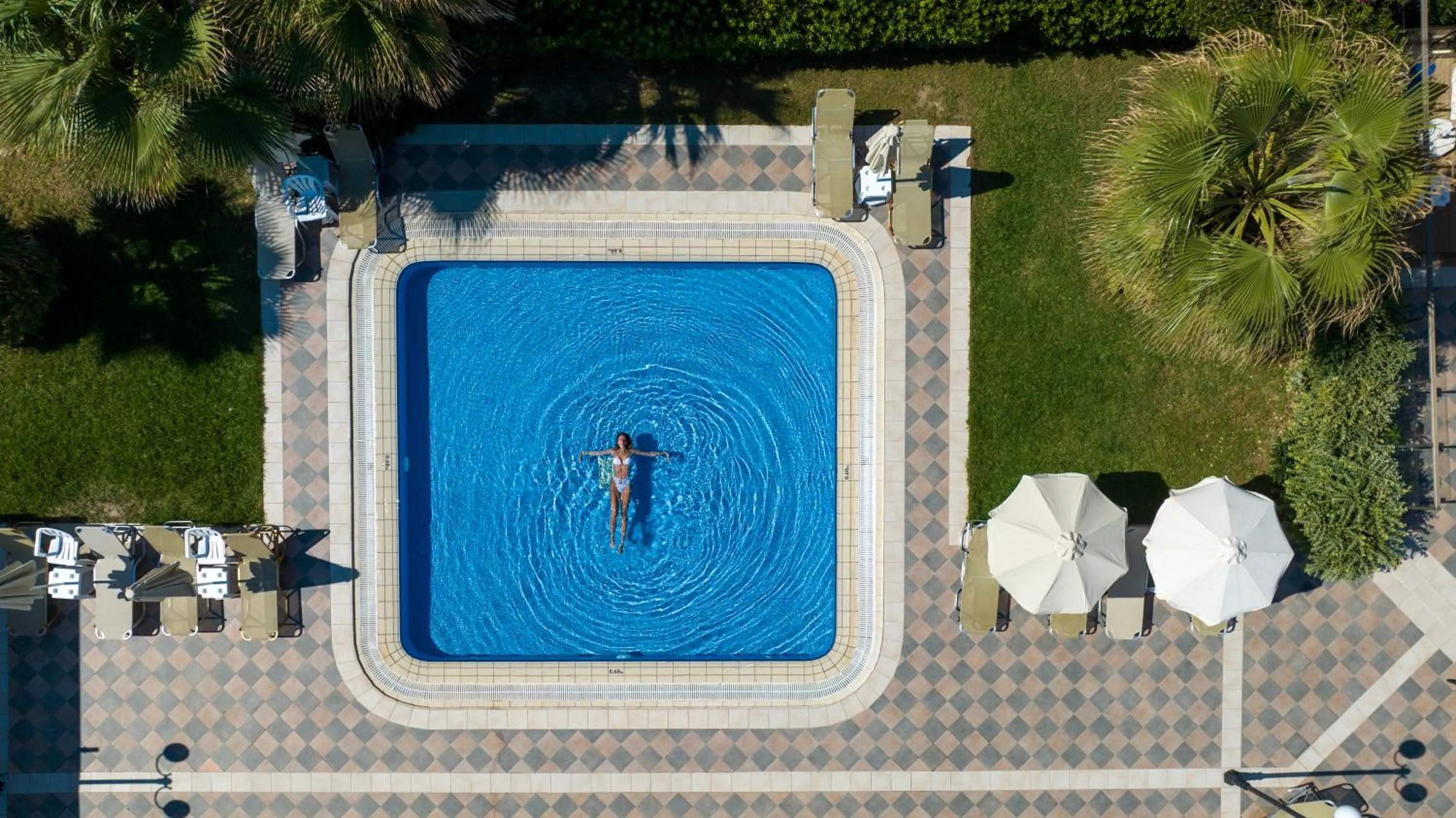 Swimming pool in Hydramis Palace Beach Resort