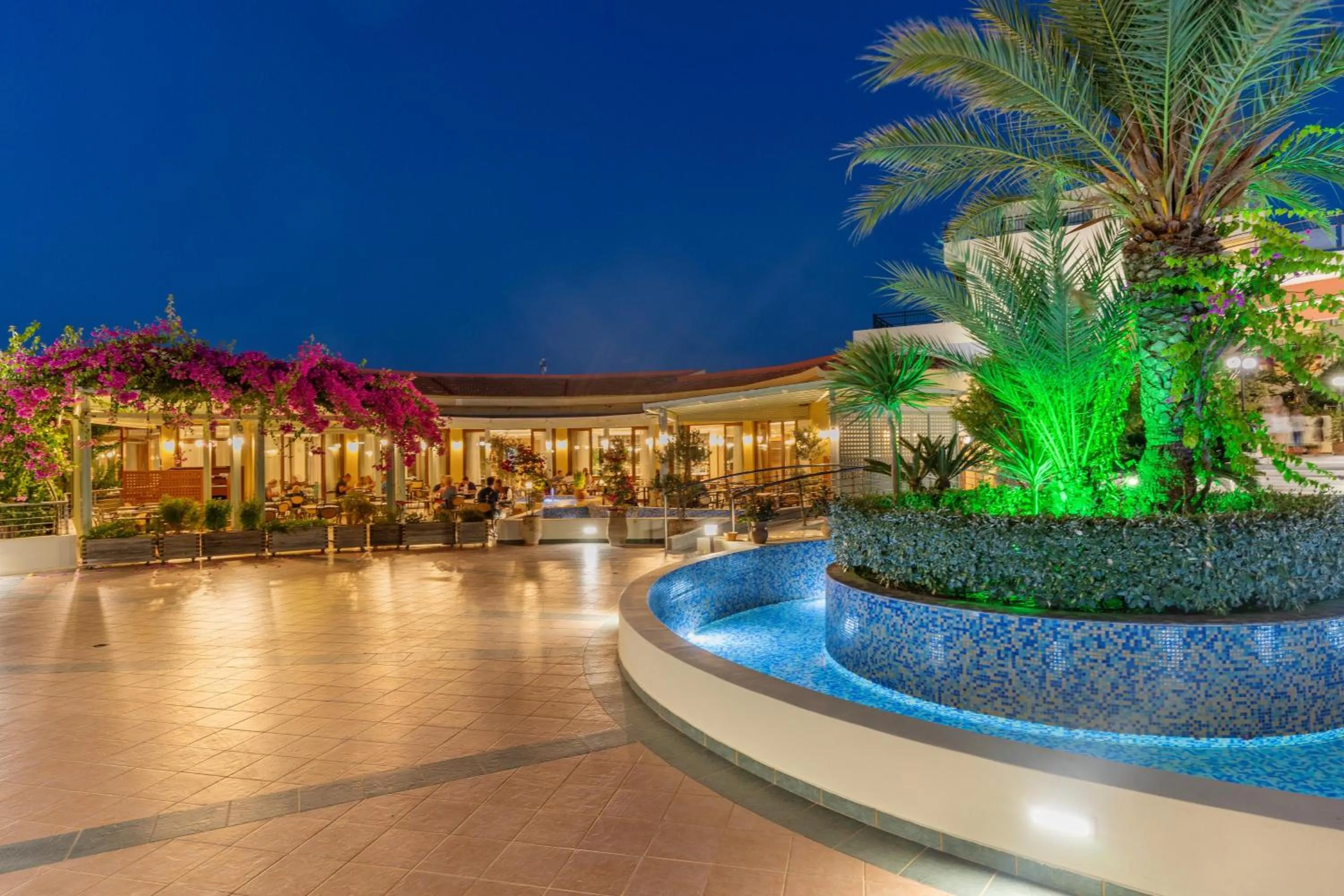 Swimming pool in Hydramis Palace Beach Resort