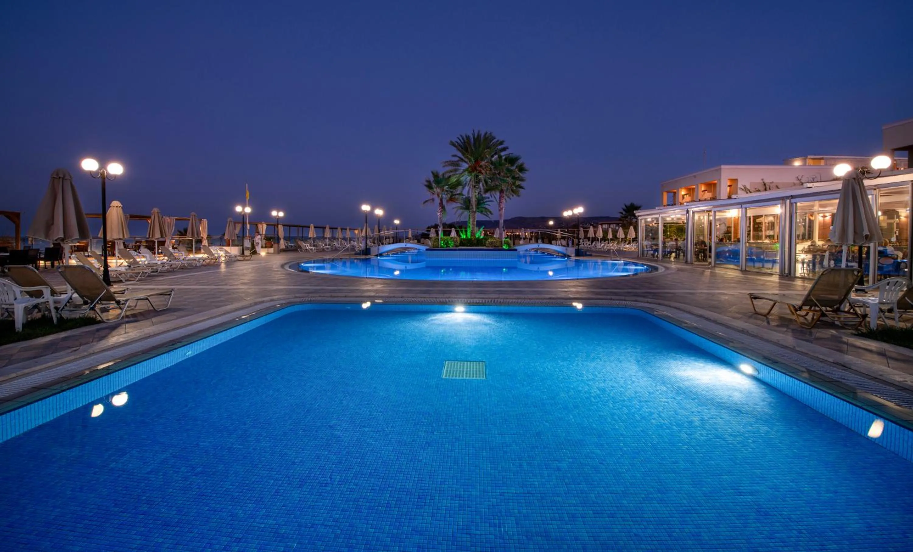 Swimming pool in Hydramis Palace Beach Resort