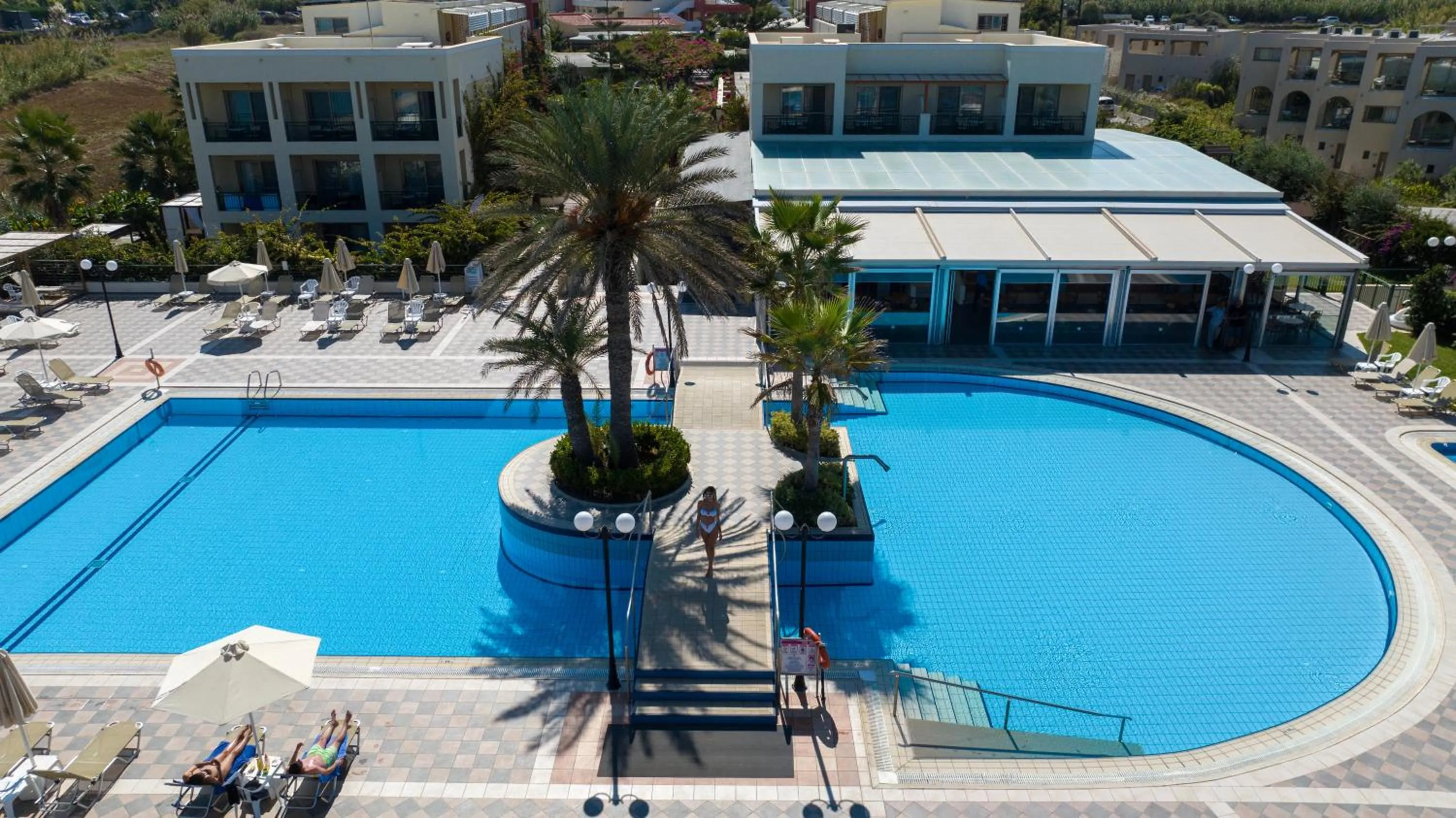 Swimming pool in Hydramis Palace Beach Resort