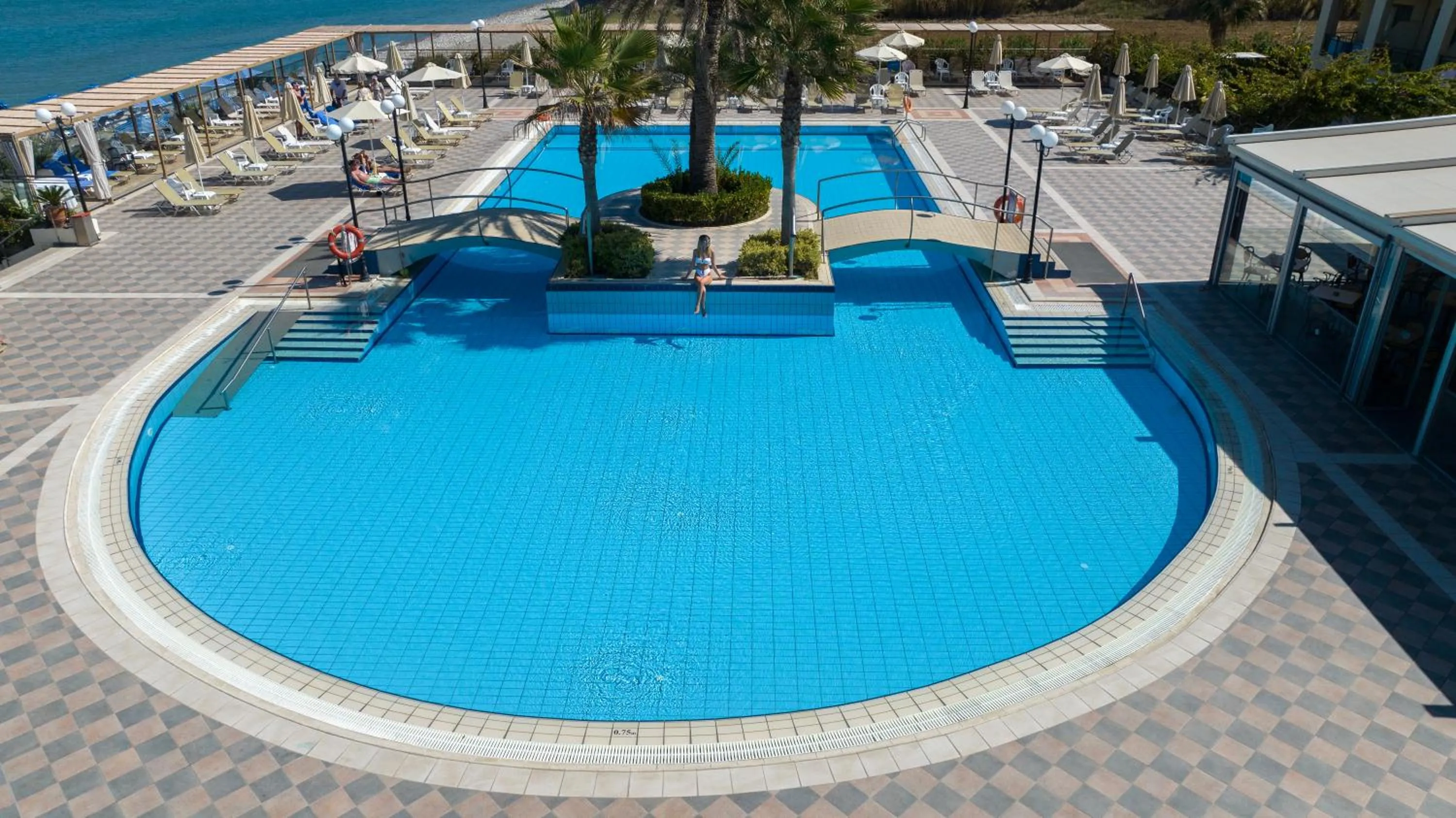 Swimming pool in Hydramis Palace Beach Resort