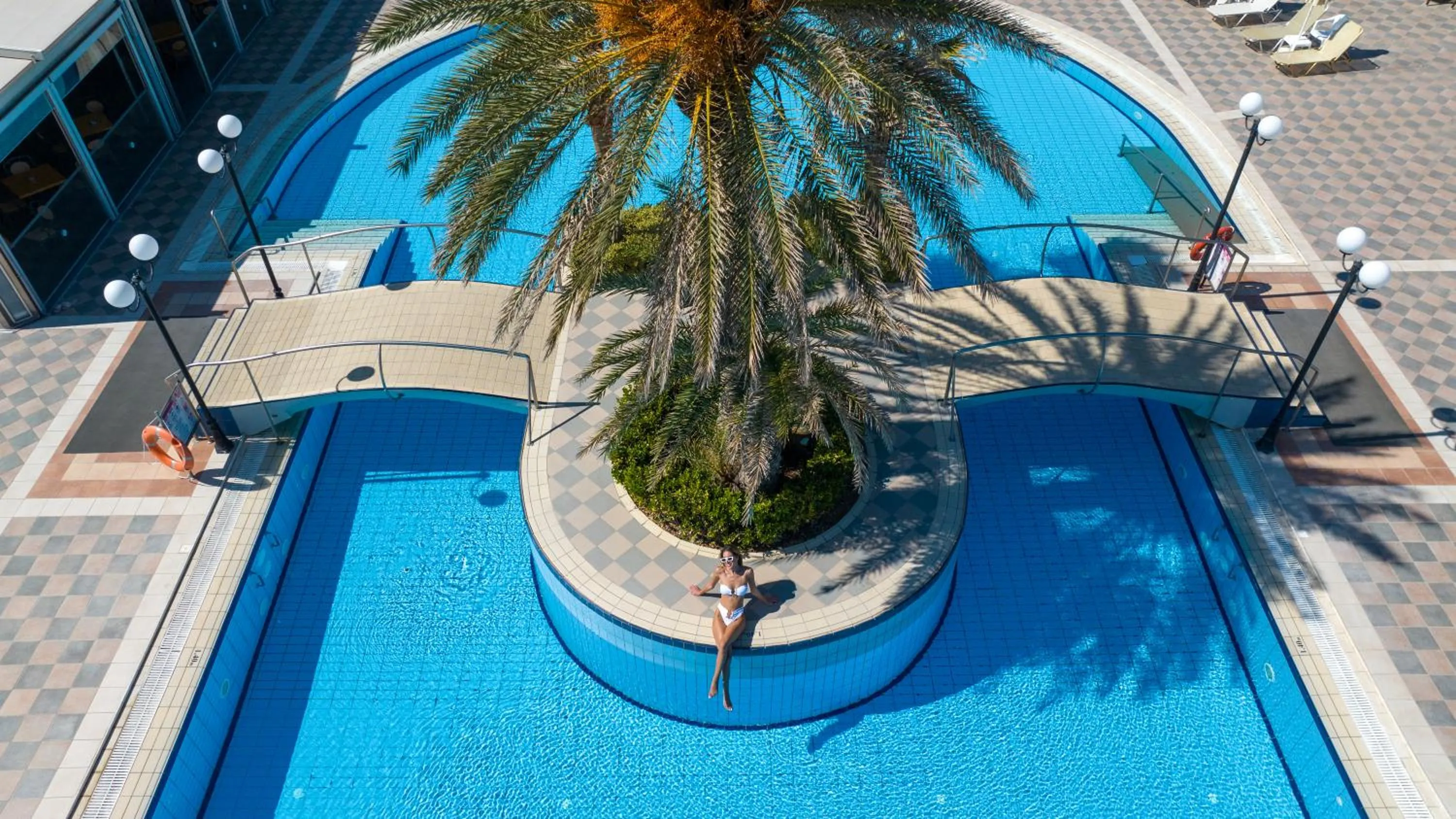 Swimming pool in Hydramis Palace Beach Resort