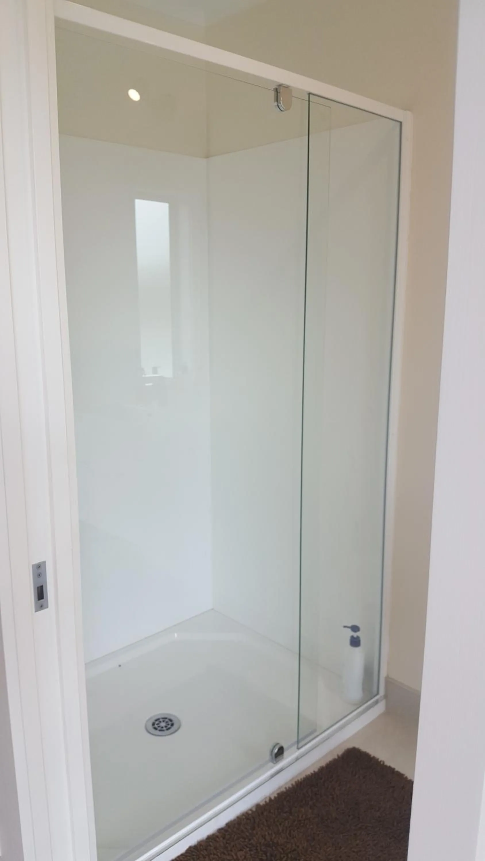 Shower in Villa Shemshi
