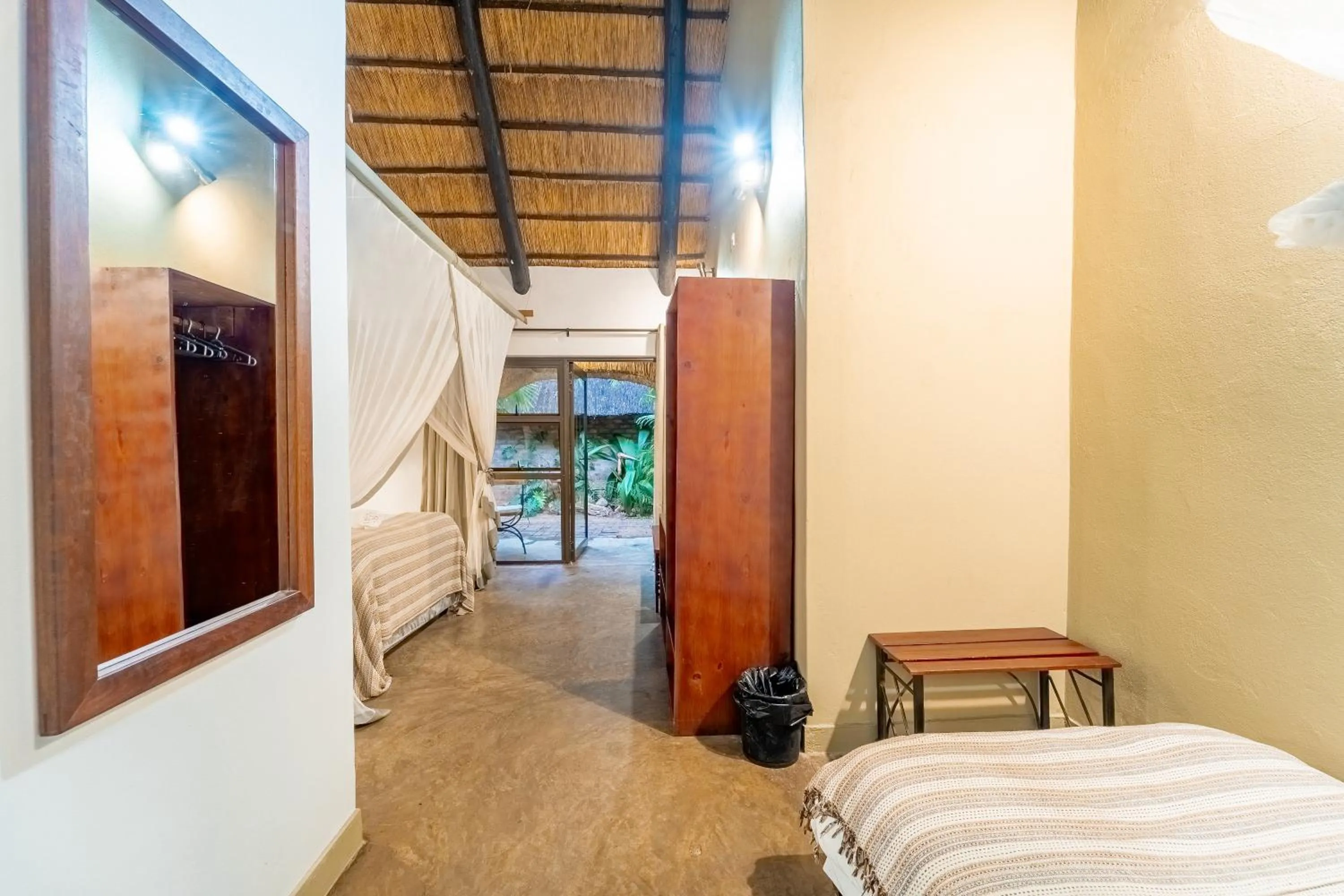 Bedroom, Bed in Nguni Lodge