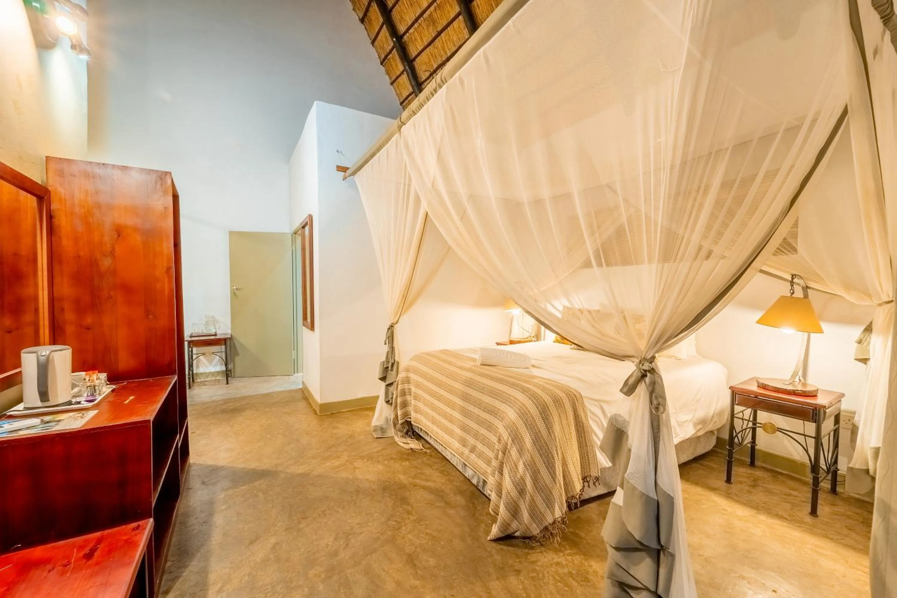 Bedroom, Bed in Nguni Lodge