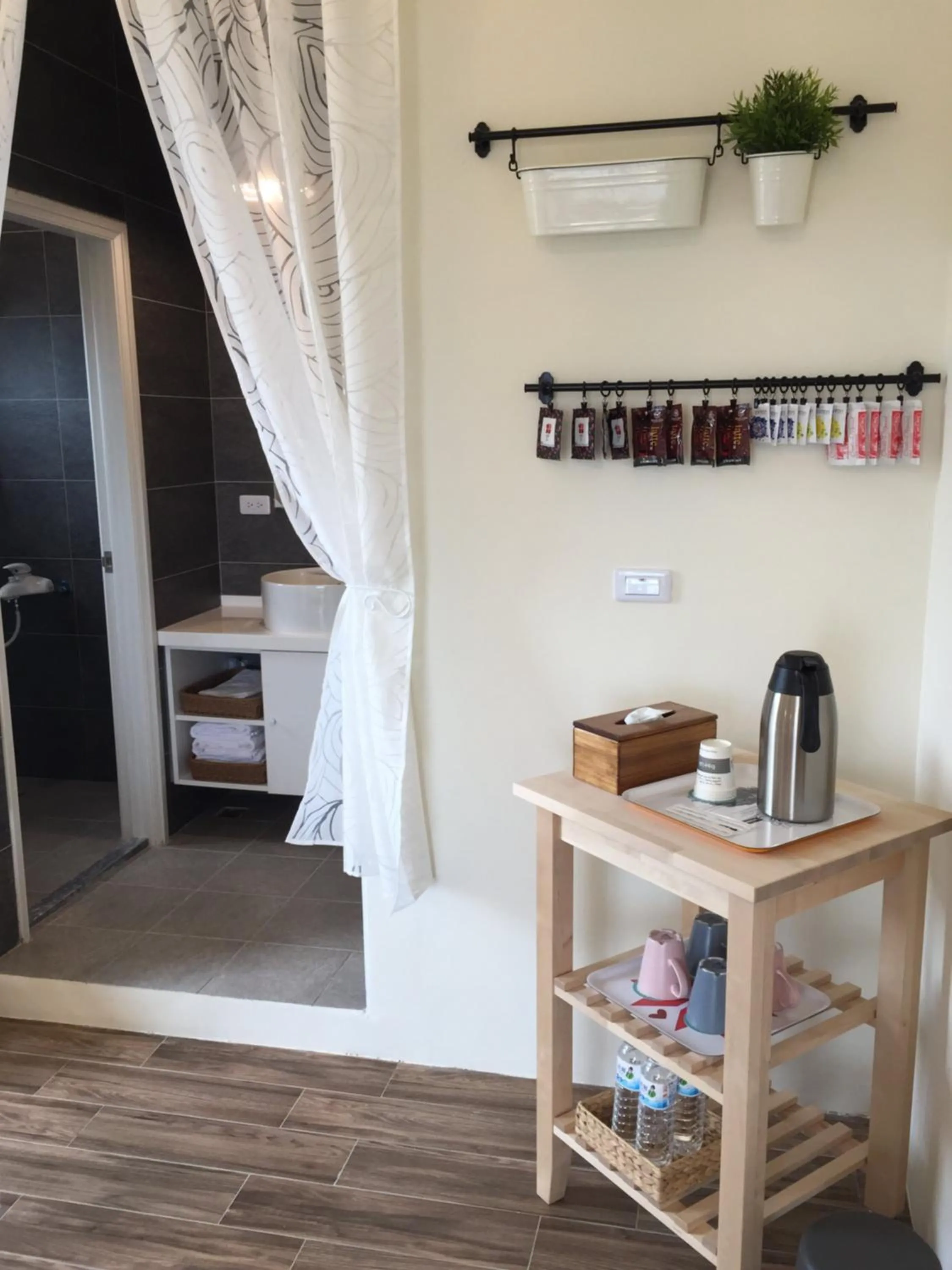 Coffee/tea facilities in Lanshan House