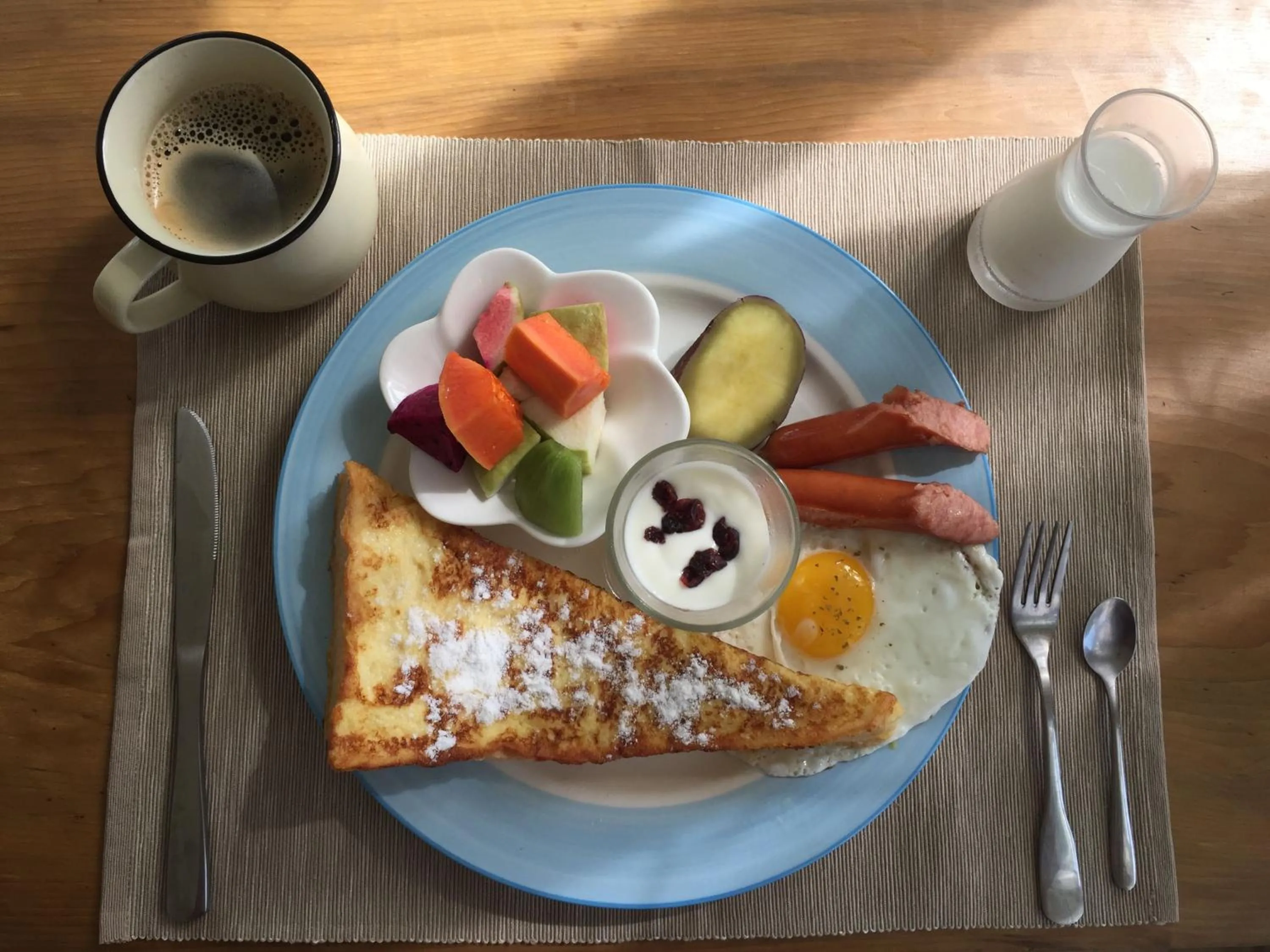 Continental breakfast in Lanshan House