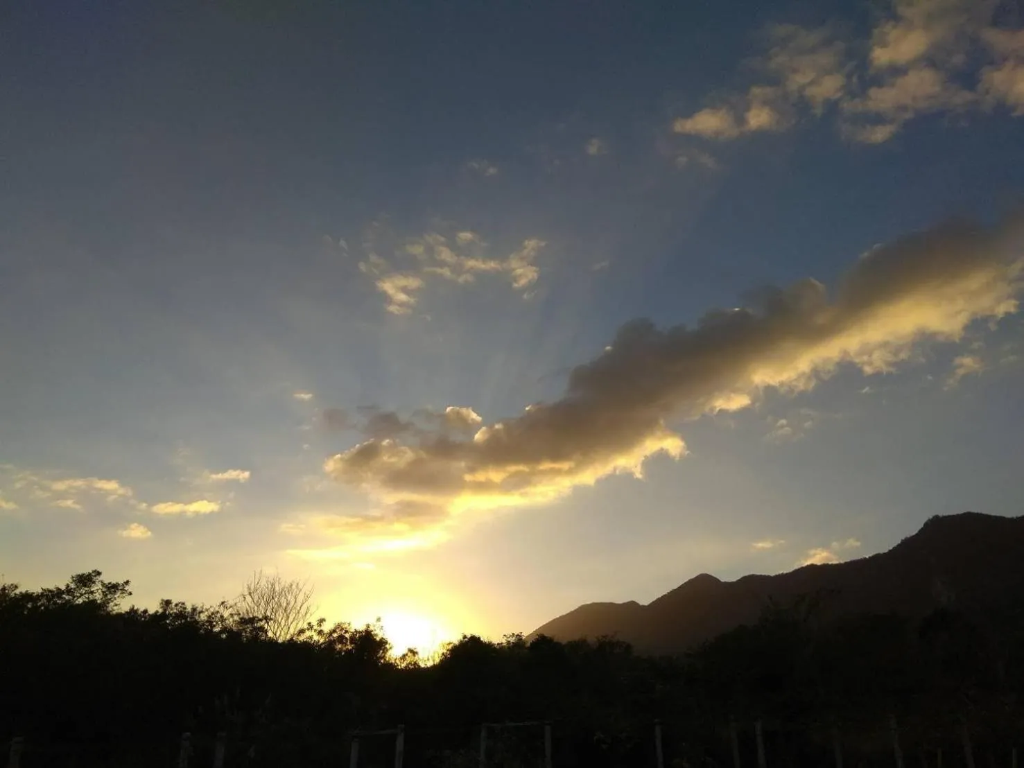 Sunrise in Lanshan House