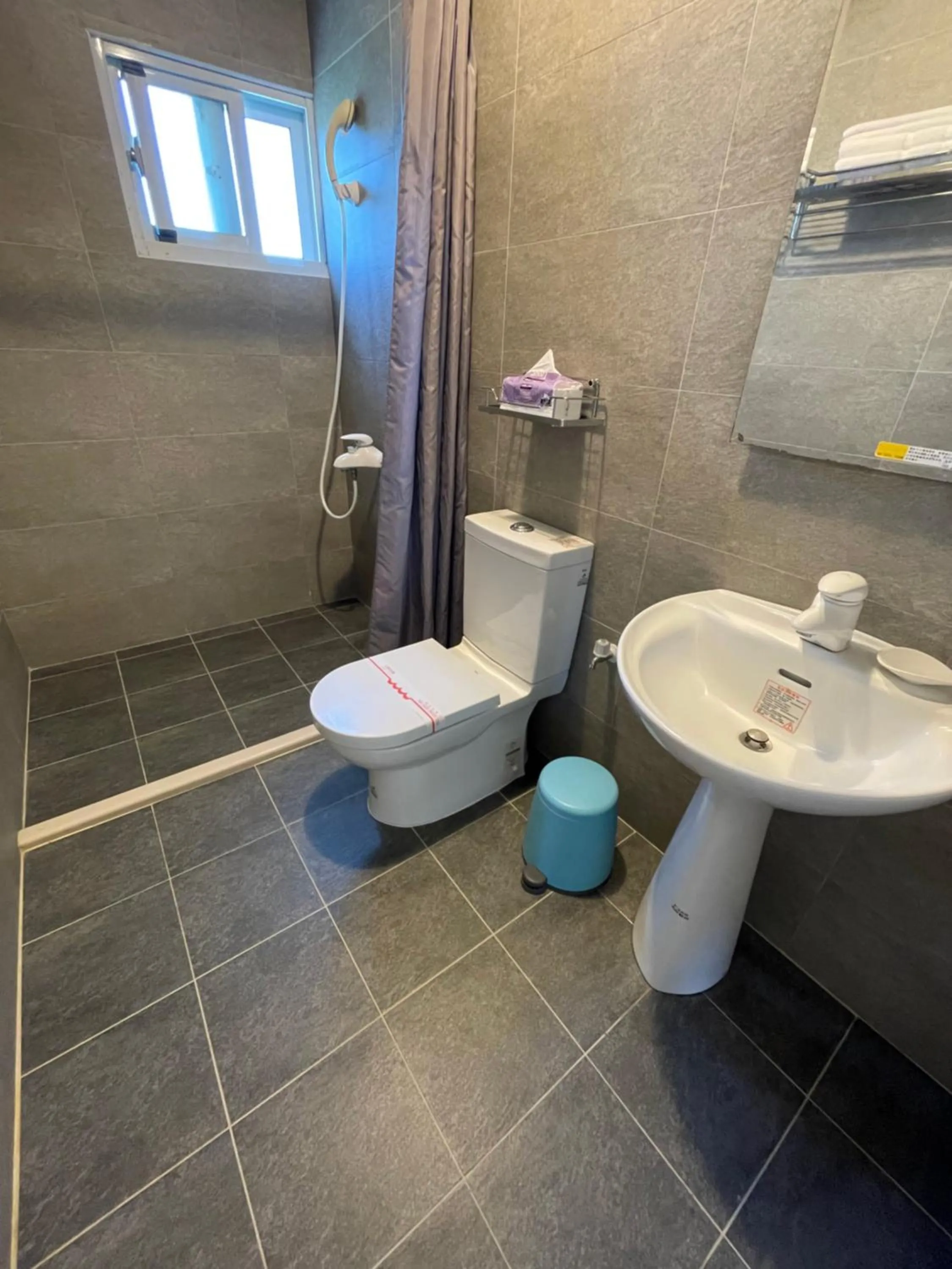 Toilet in Lanshan House