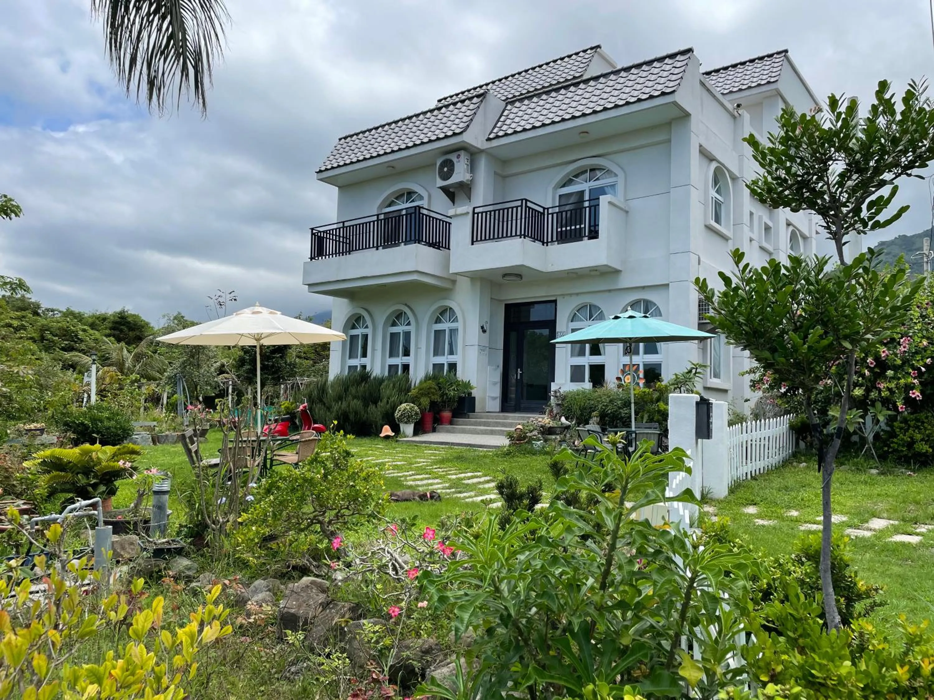 Property building in Lanshan House