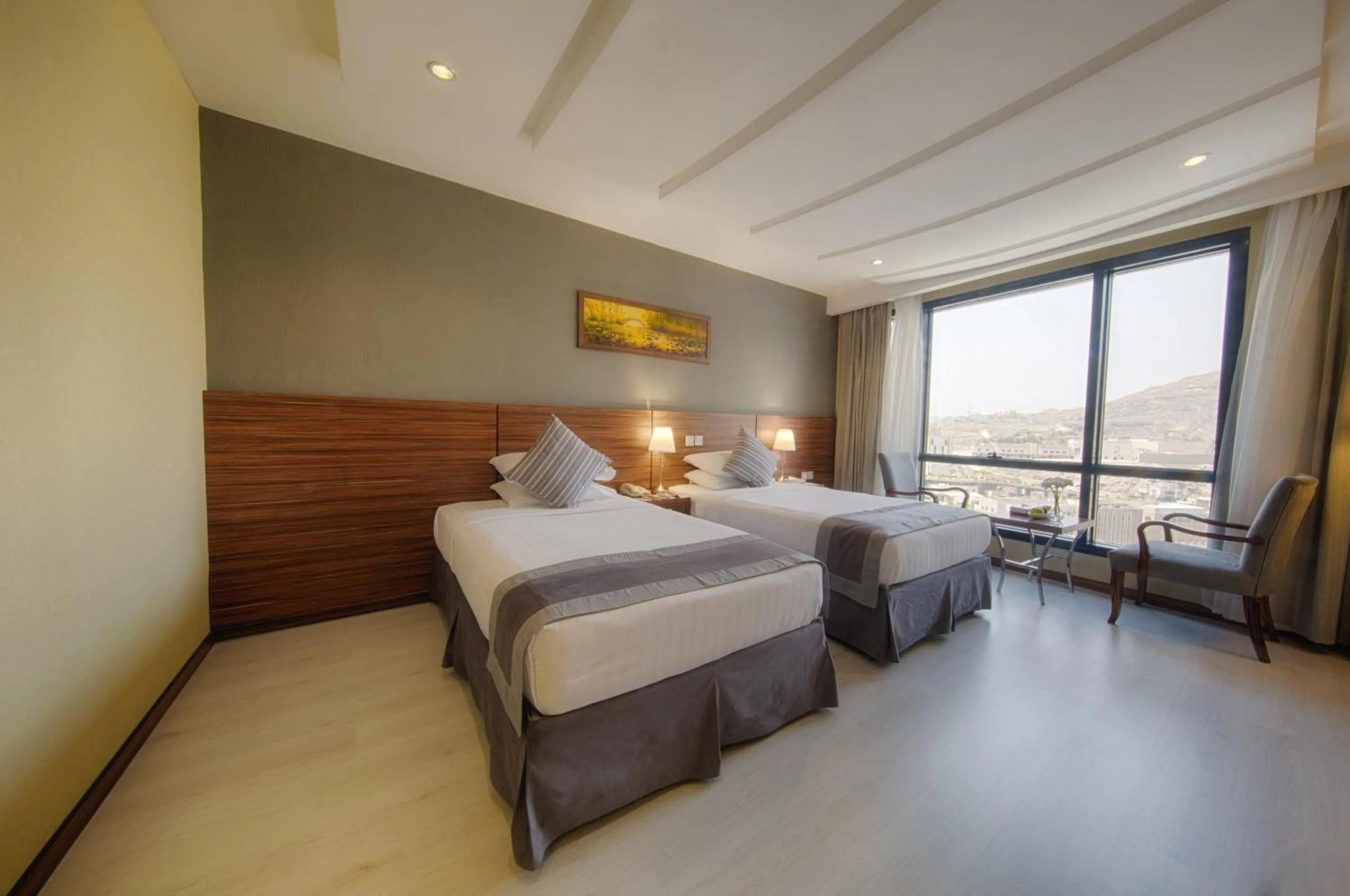 Bed in Al Safwah Orchid Hotel