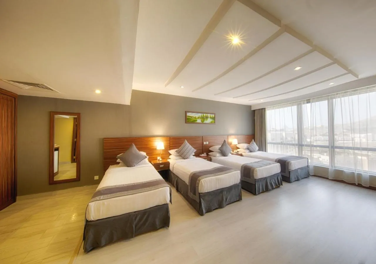 Bed in Al Safwah Orchid Hotel