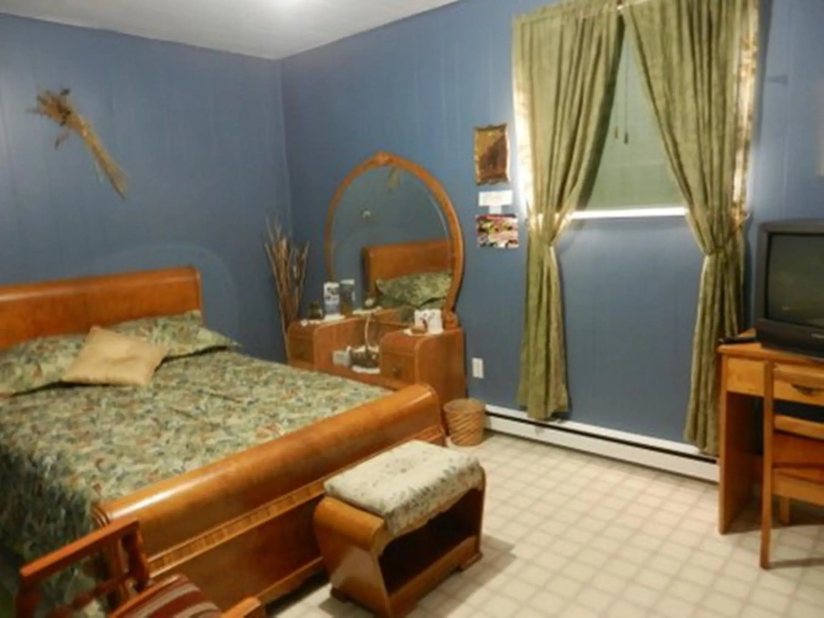 Double Room - single occupancy in Domaine Joseph Ross Bed and Breakfast Double Room - single occupancy in Domaine Joseph Ross Bed and Breakfast